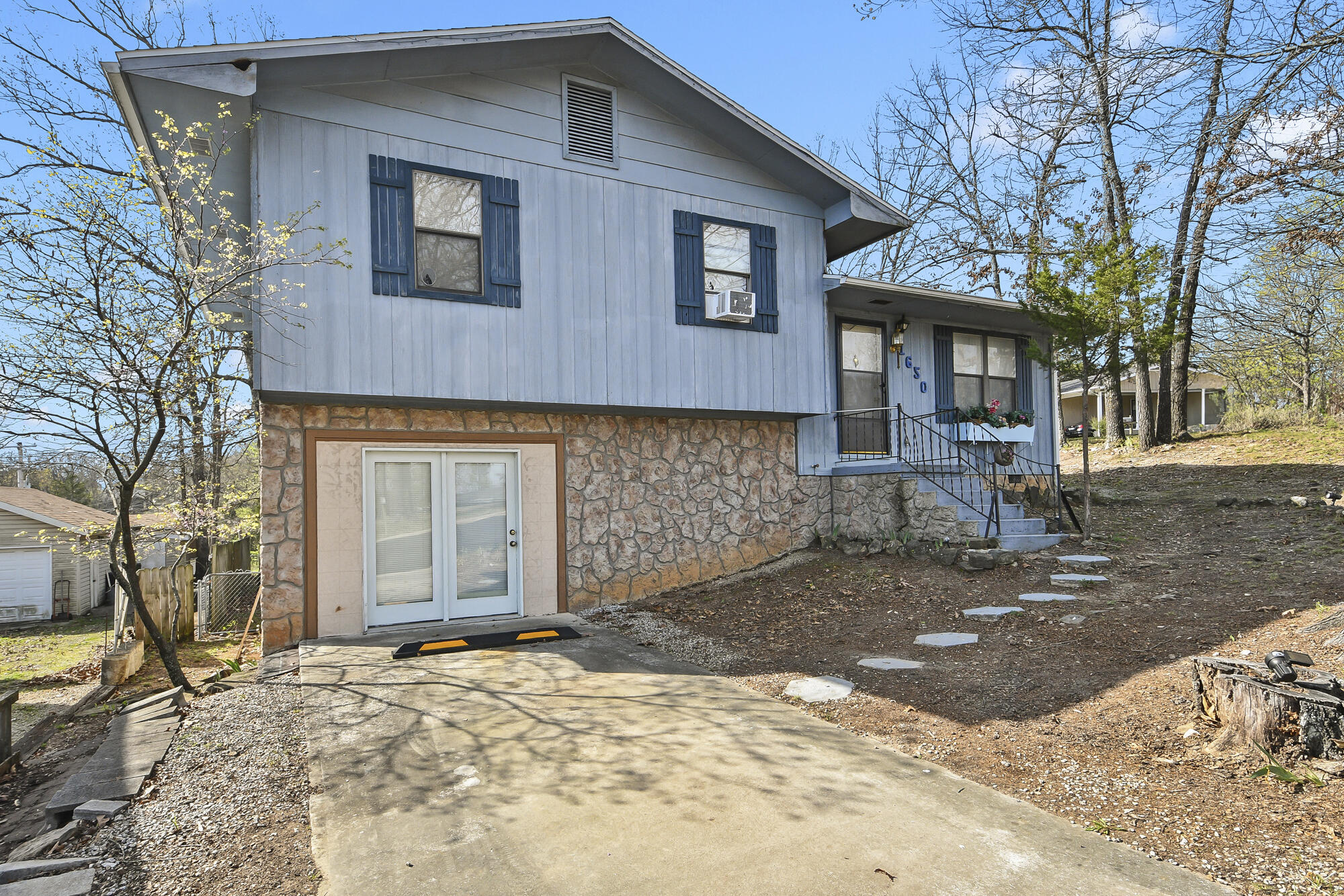 1650 Miller Drive Property Photo 3