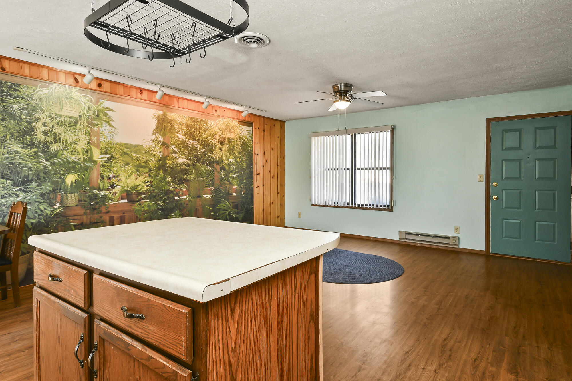 1650 Miller Drive Property Photo 12