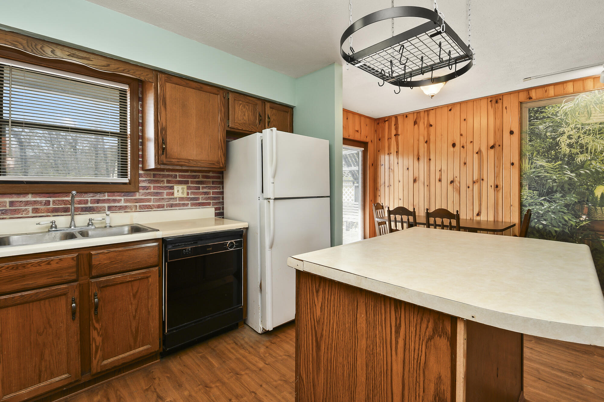 1650 Miller Drive Property Photo 14