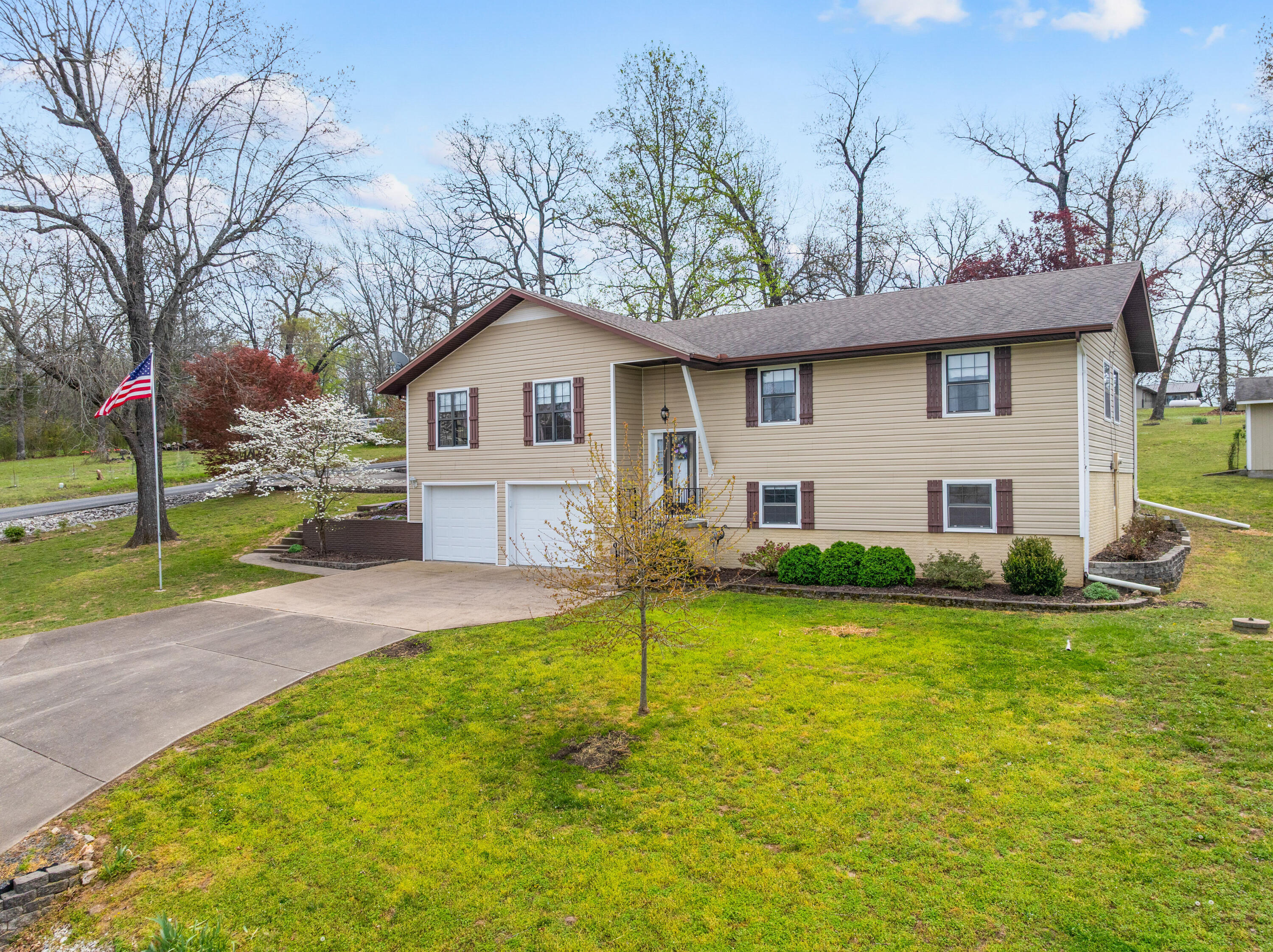 25540 Fox Woods Circle Property Photo 1