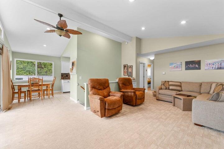 25630 Foxwood Circle Property Photo 8