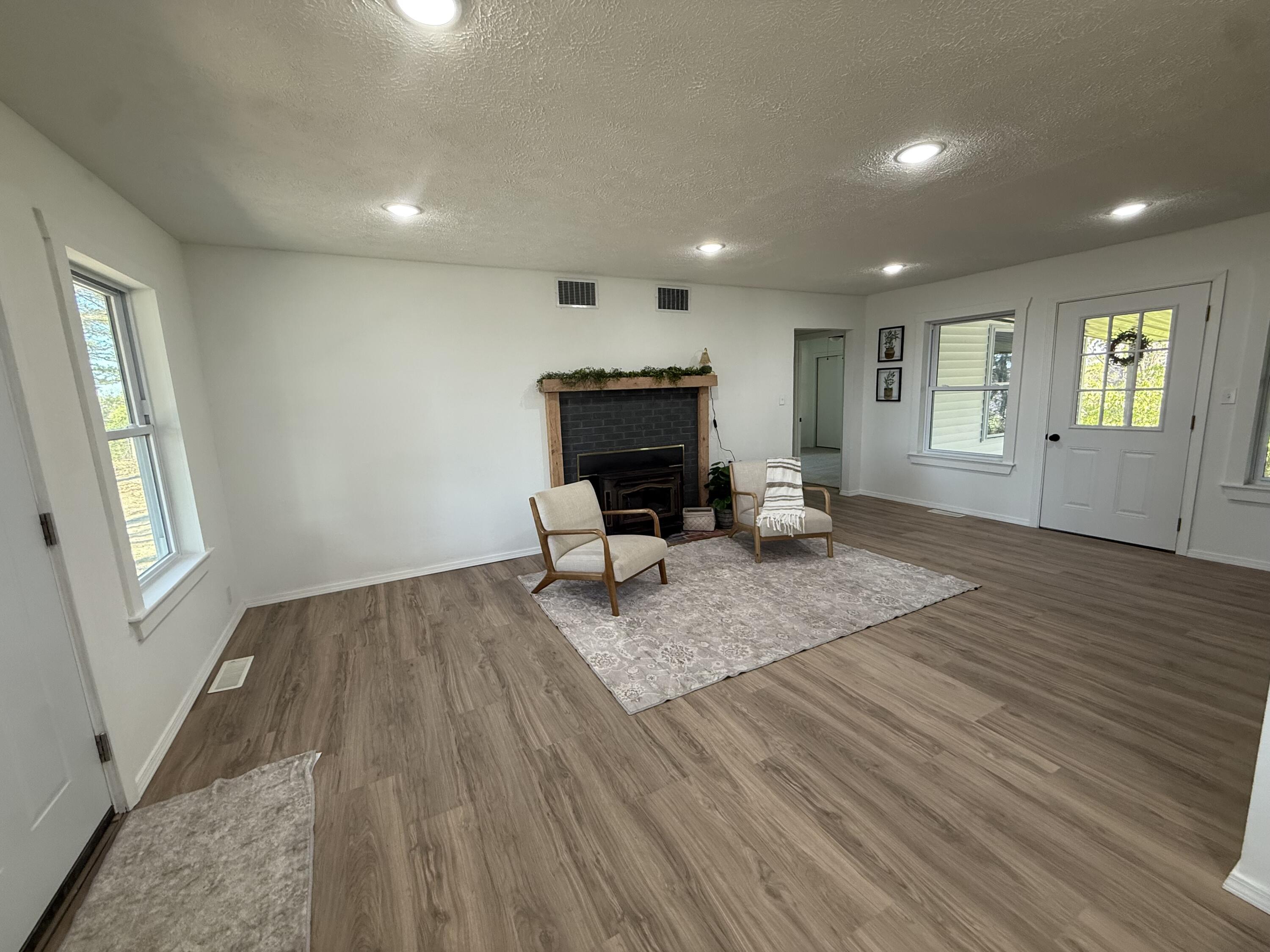 14817 Malberg Road Property Photo 14