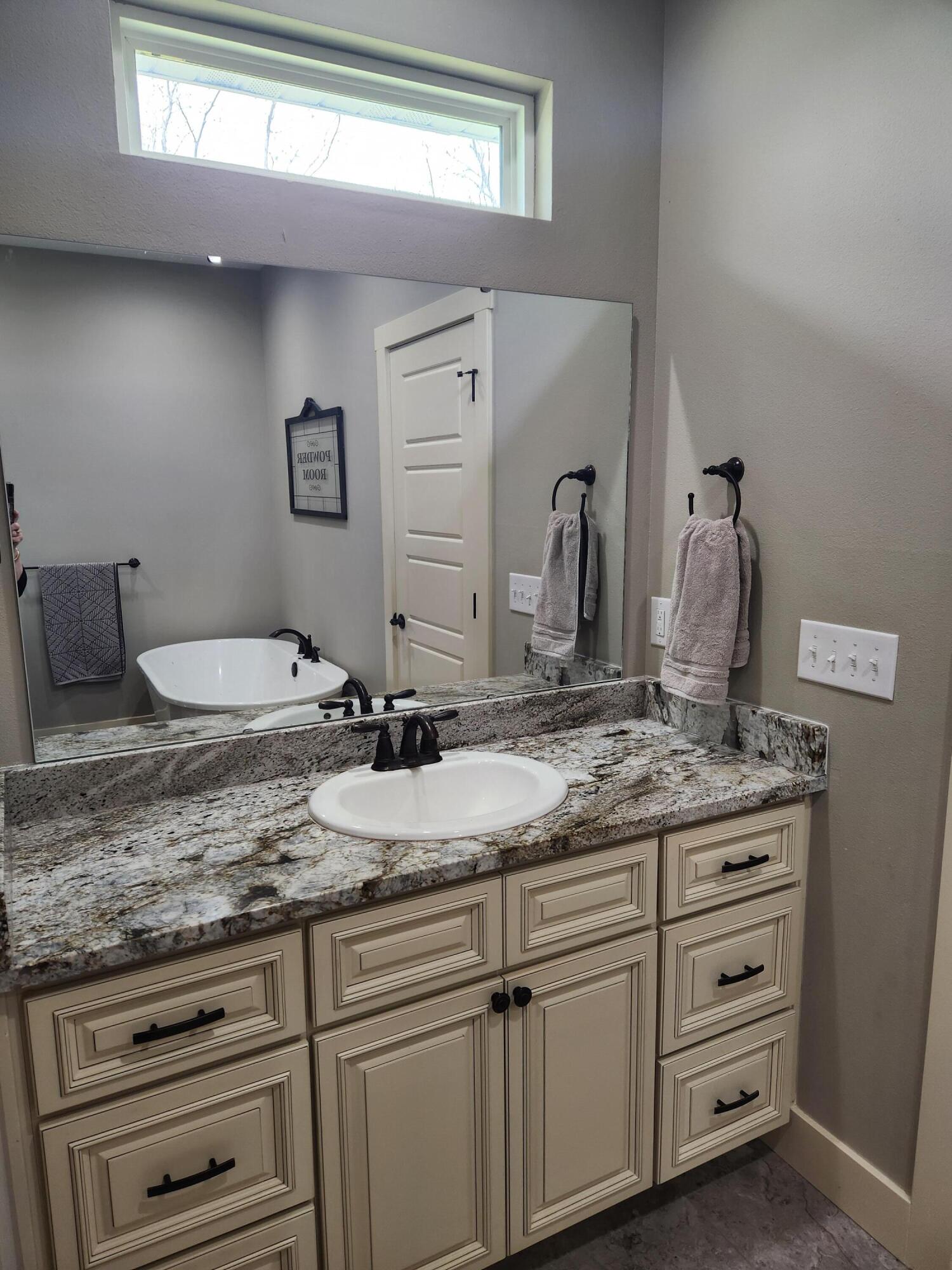 20687 Lawrence 1230 Property Photo 18