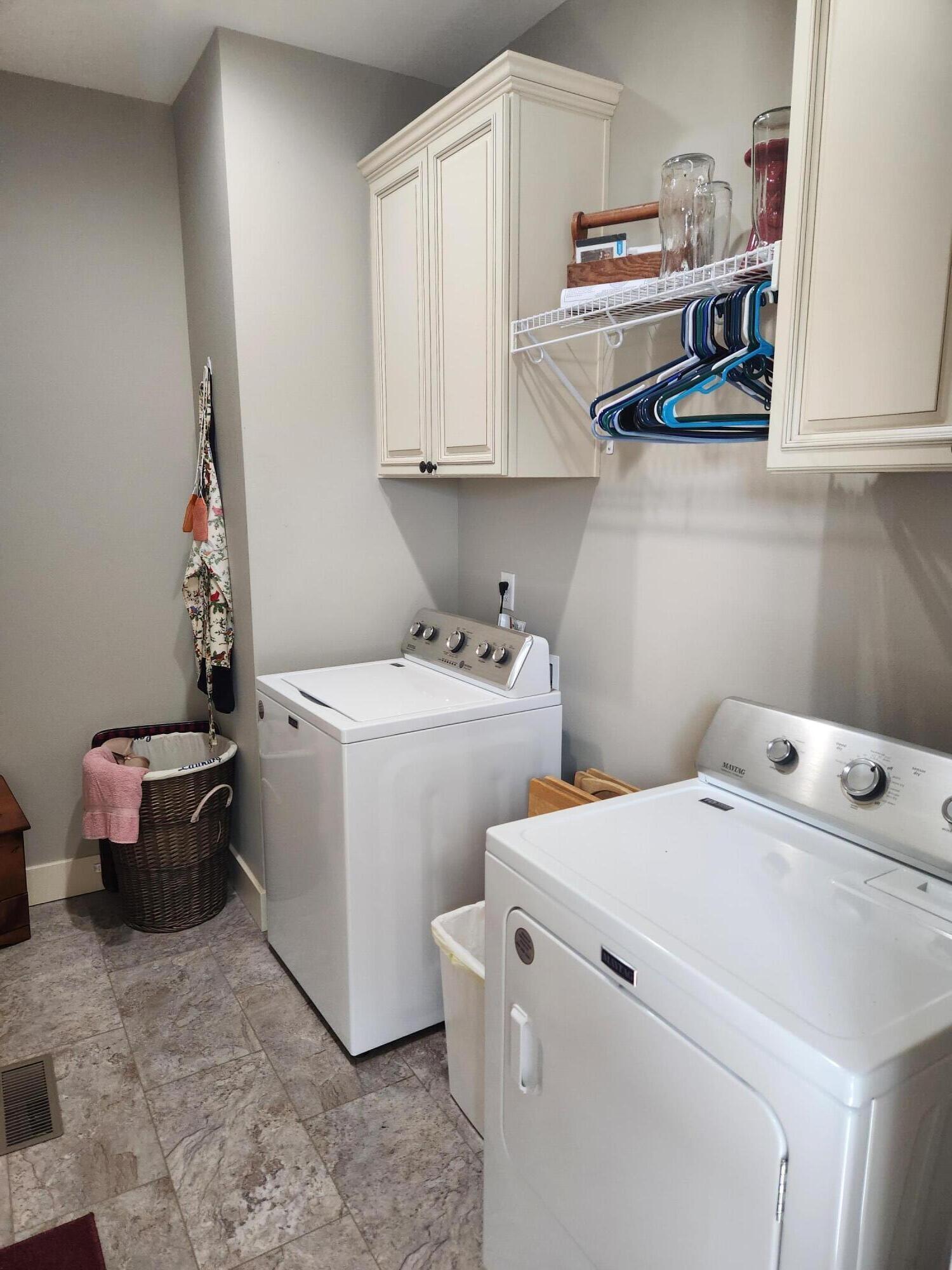 20687 Lawrence 1230 Property Photo 25