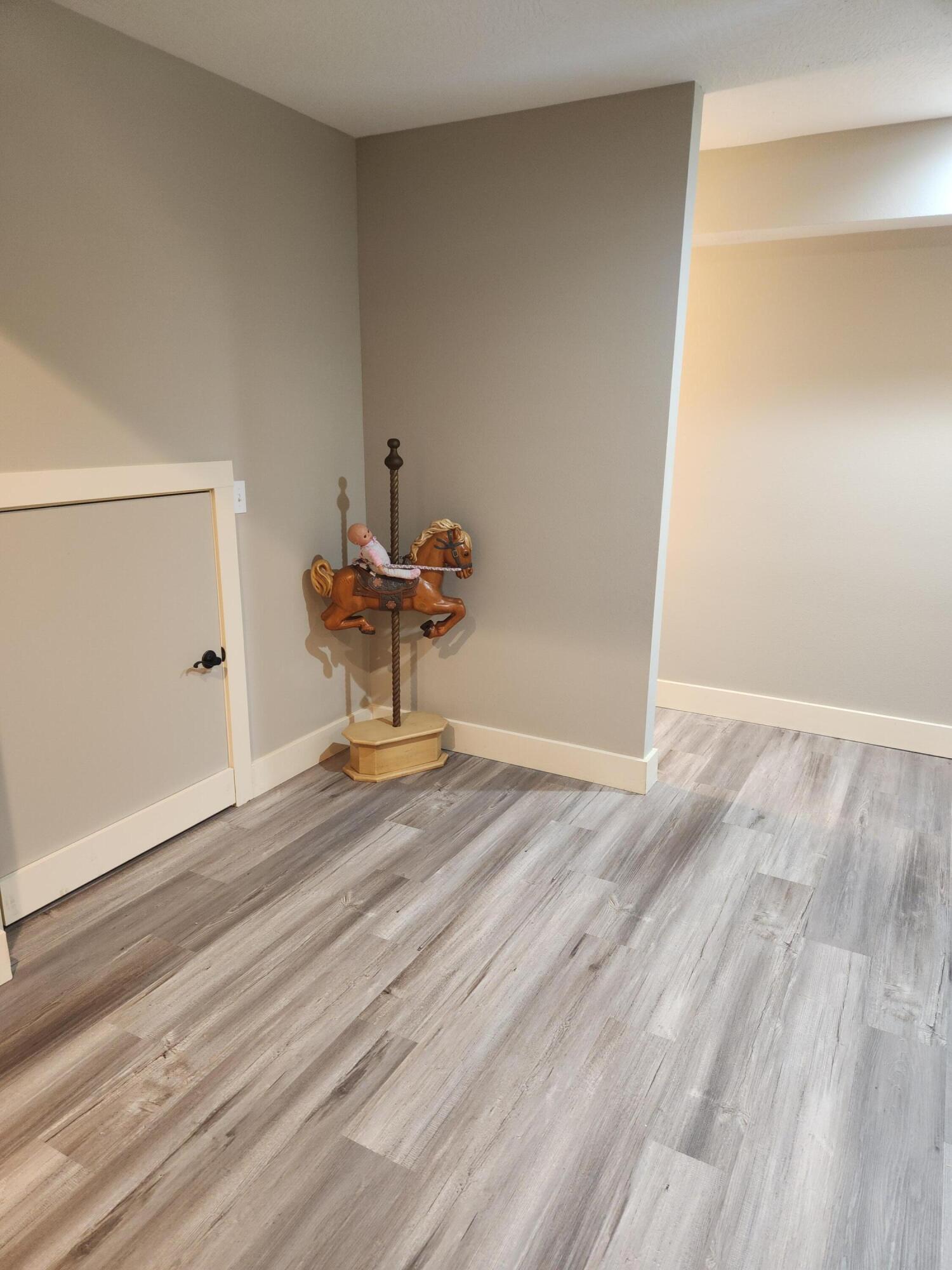 20687 Lawrence 1230 Property Photo 35