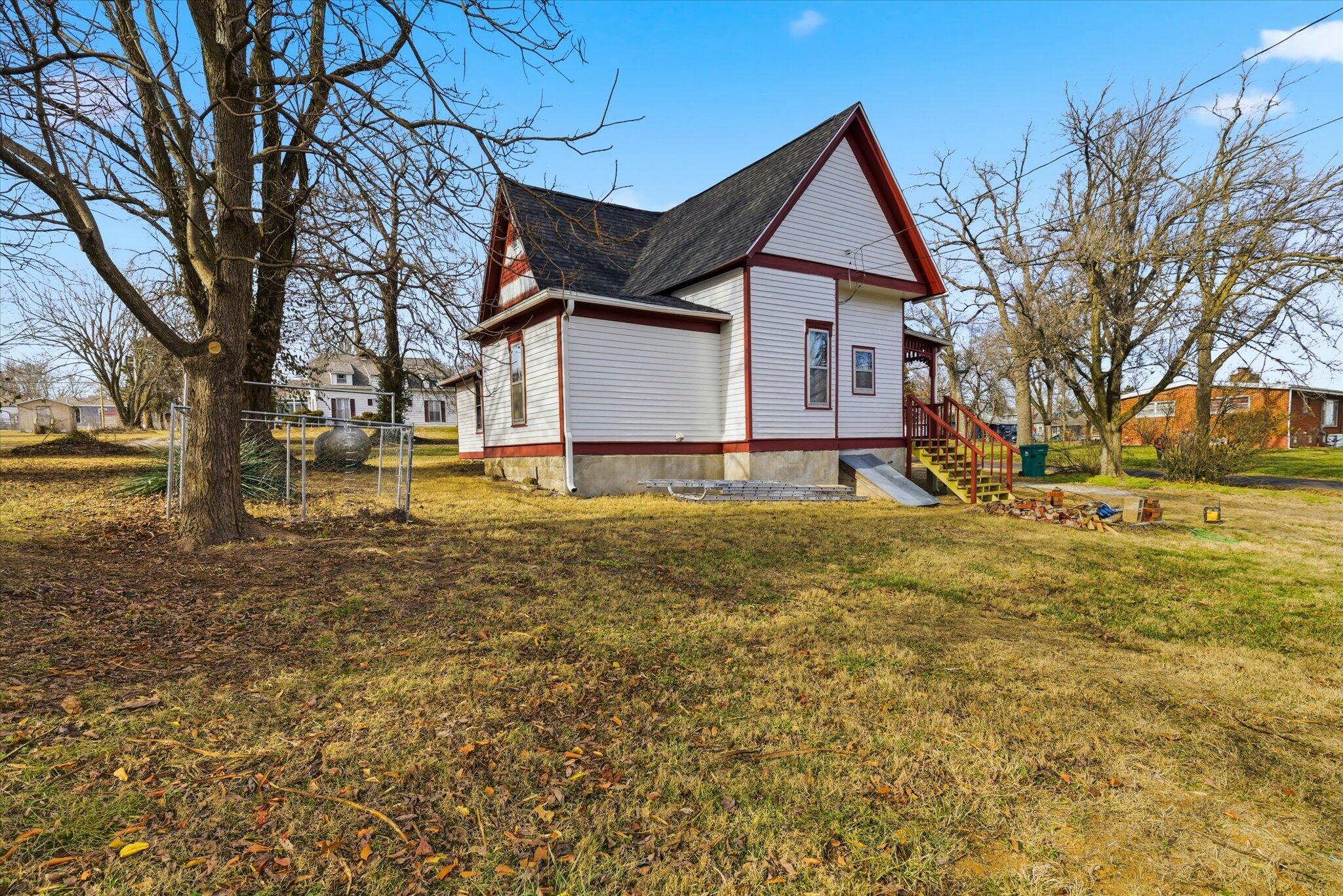 722 Maple Street Property Photo 4