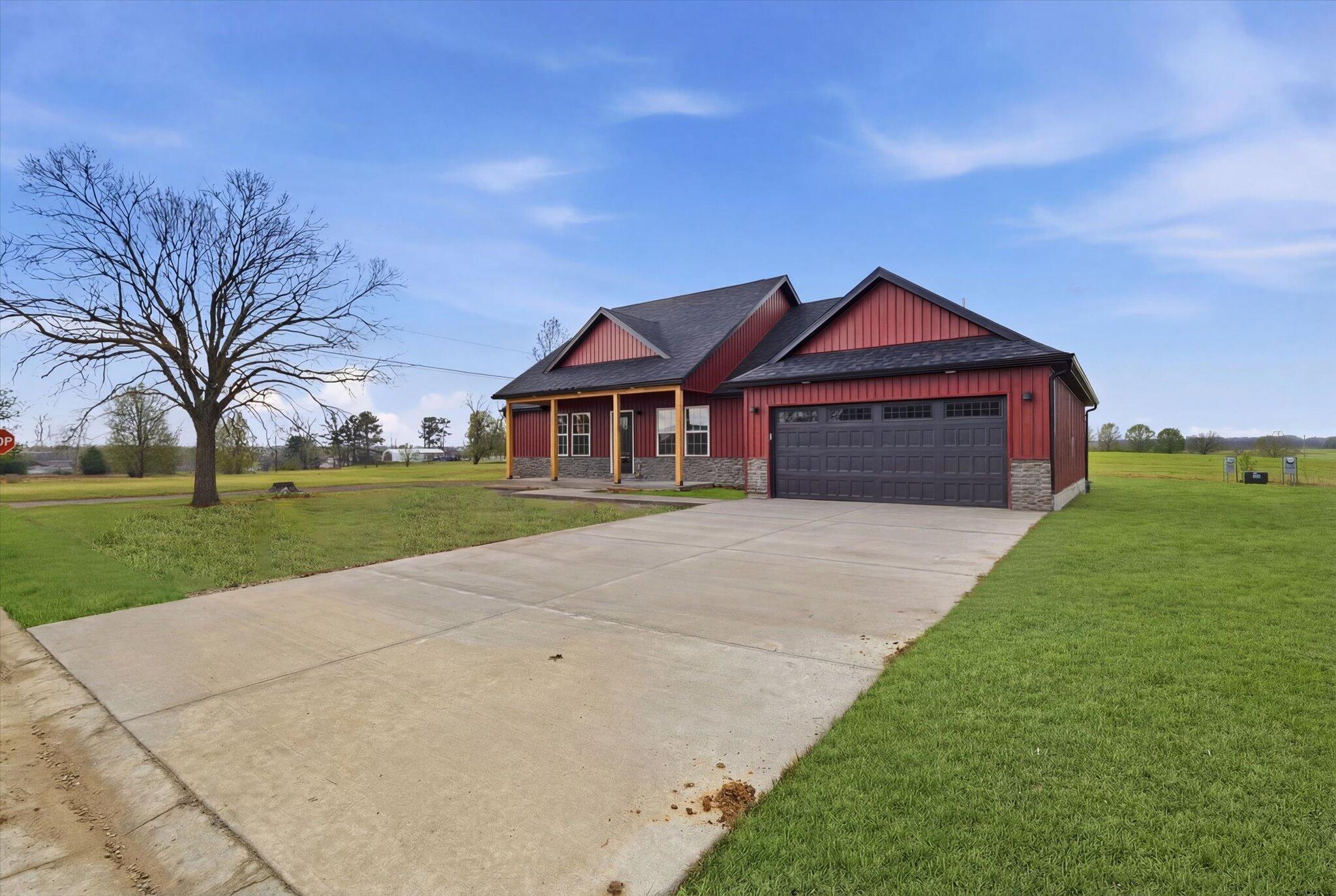 2601 Country Drive Property Photo 3