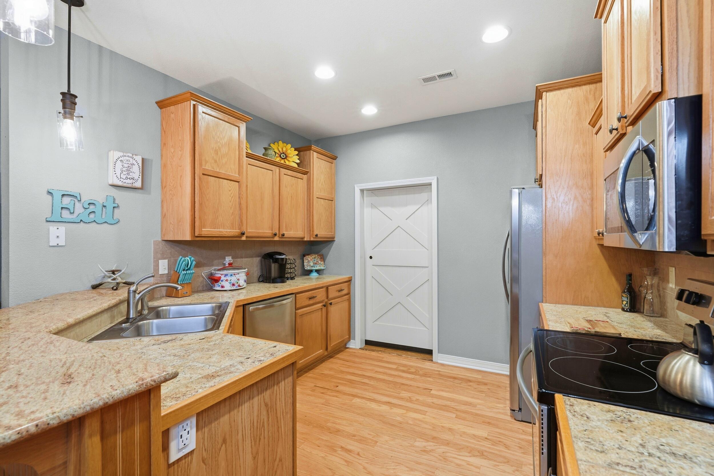 101 Residence Lane Property Photo 12