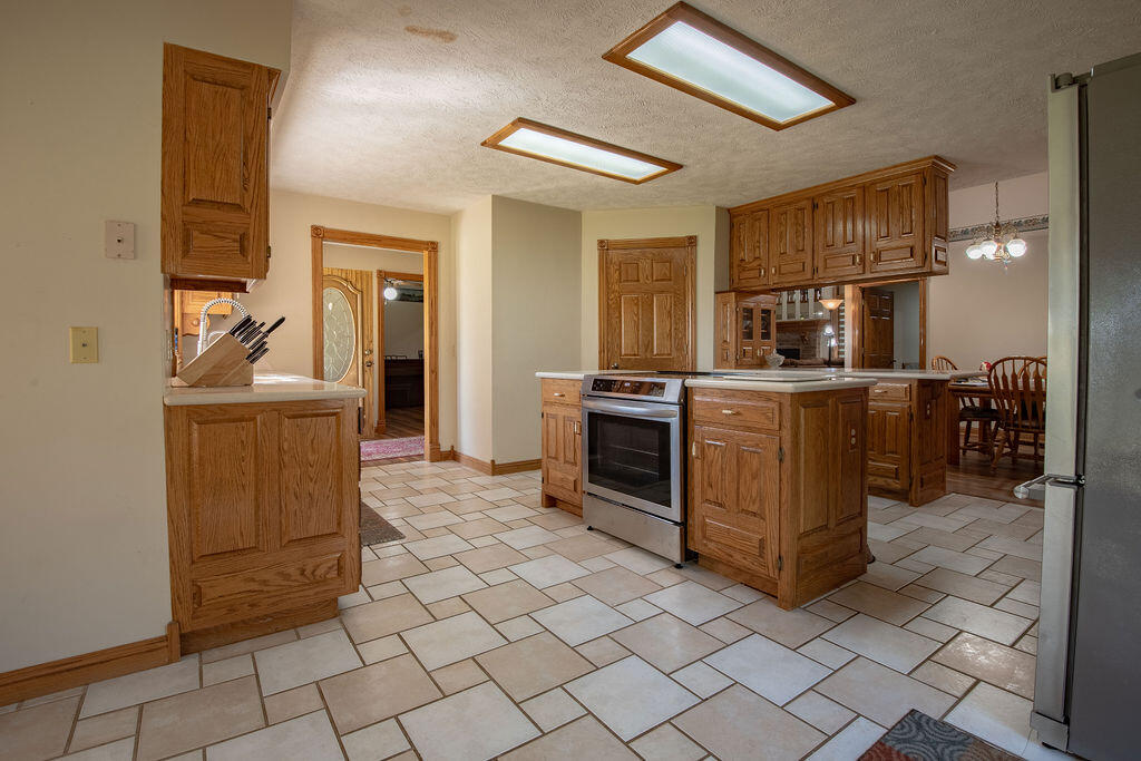 4181 North Farm Road 35 Property Photo 11