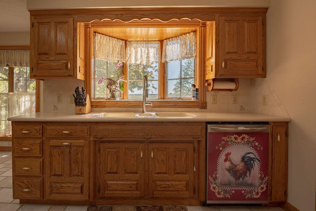 4181 North Farm Road 35 Property Photo 14