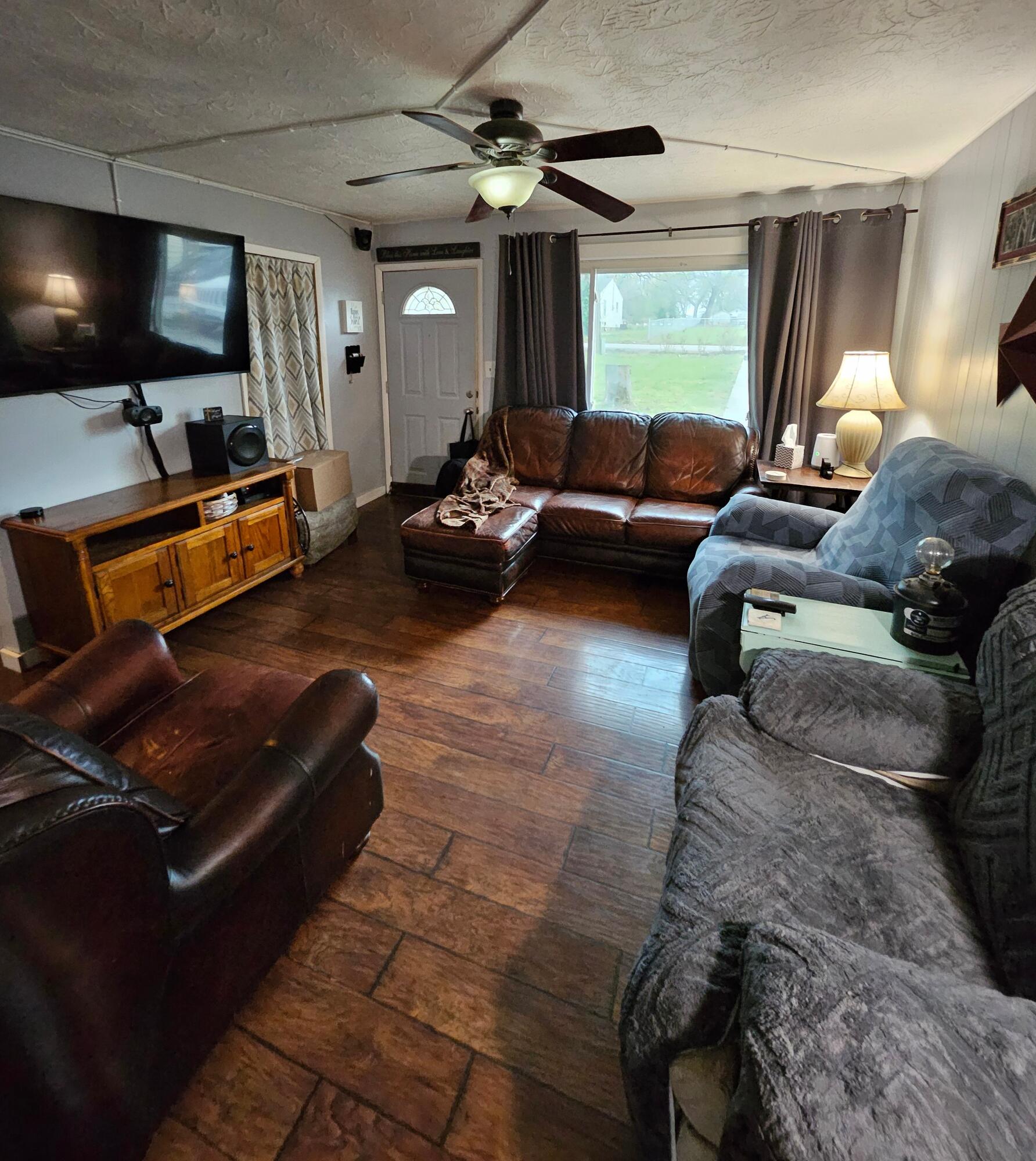 2648 North Howard Avenue Property Photo 4