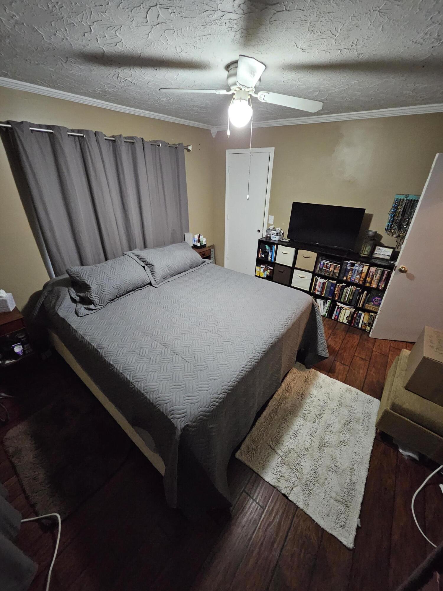 2648 North Howard Avenue Property Photo 6