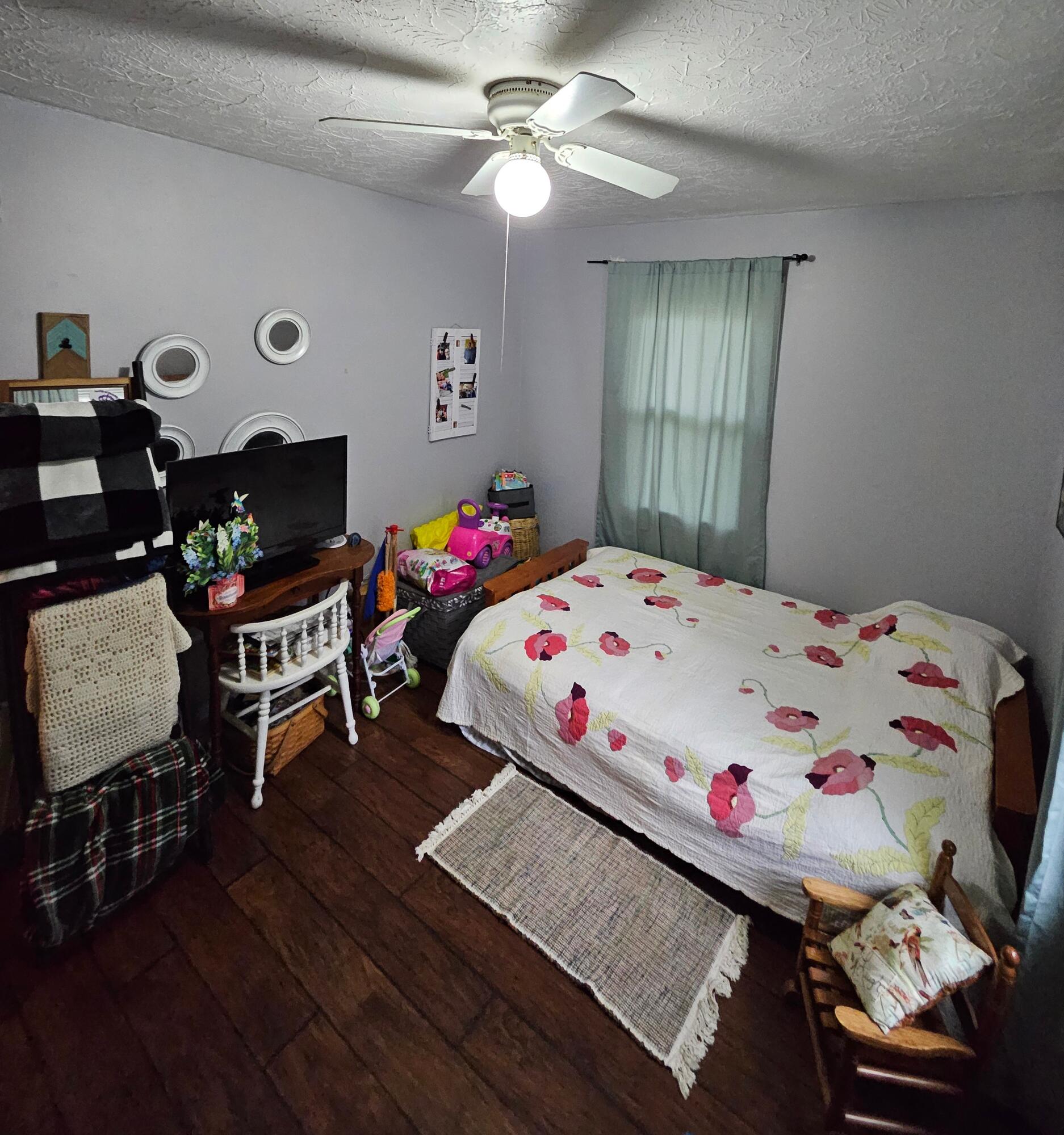 2648 North Howard Avenue Property Photo 8