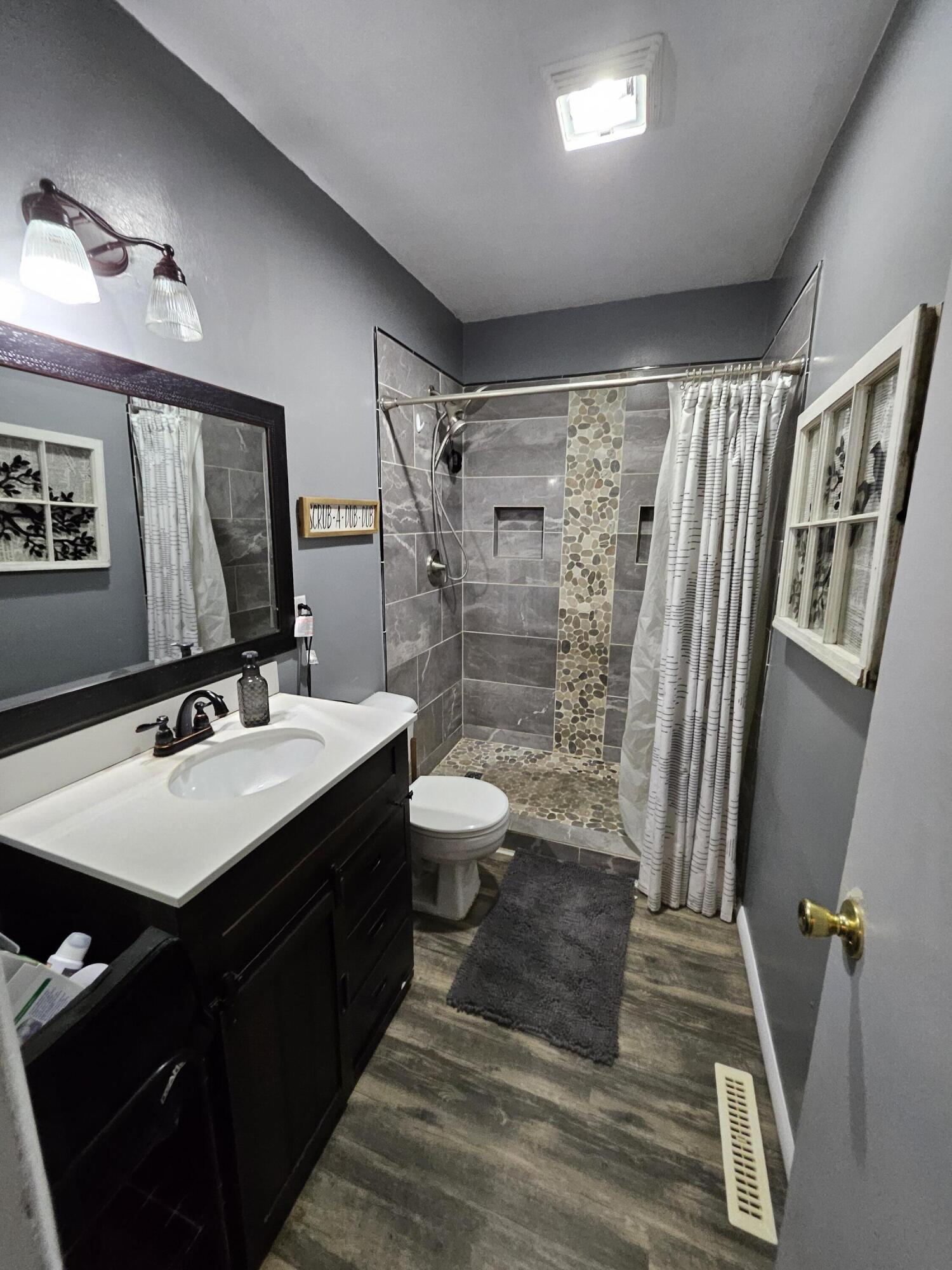 2648 North Howard Avenue Property Photo 9