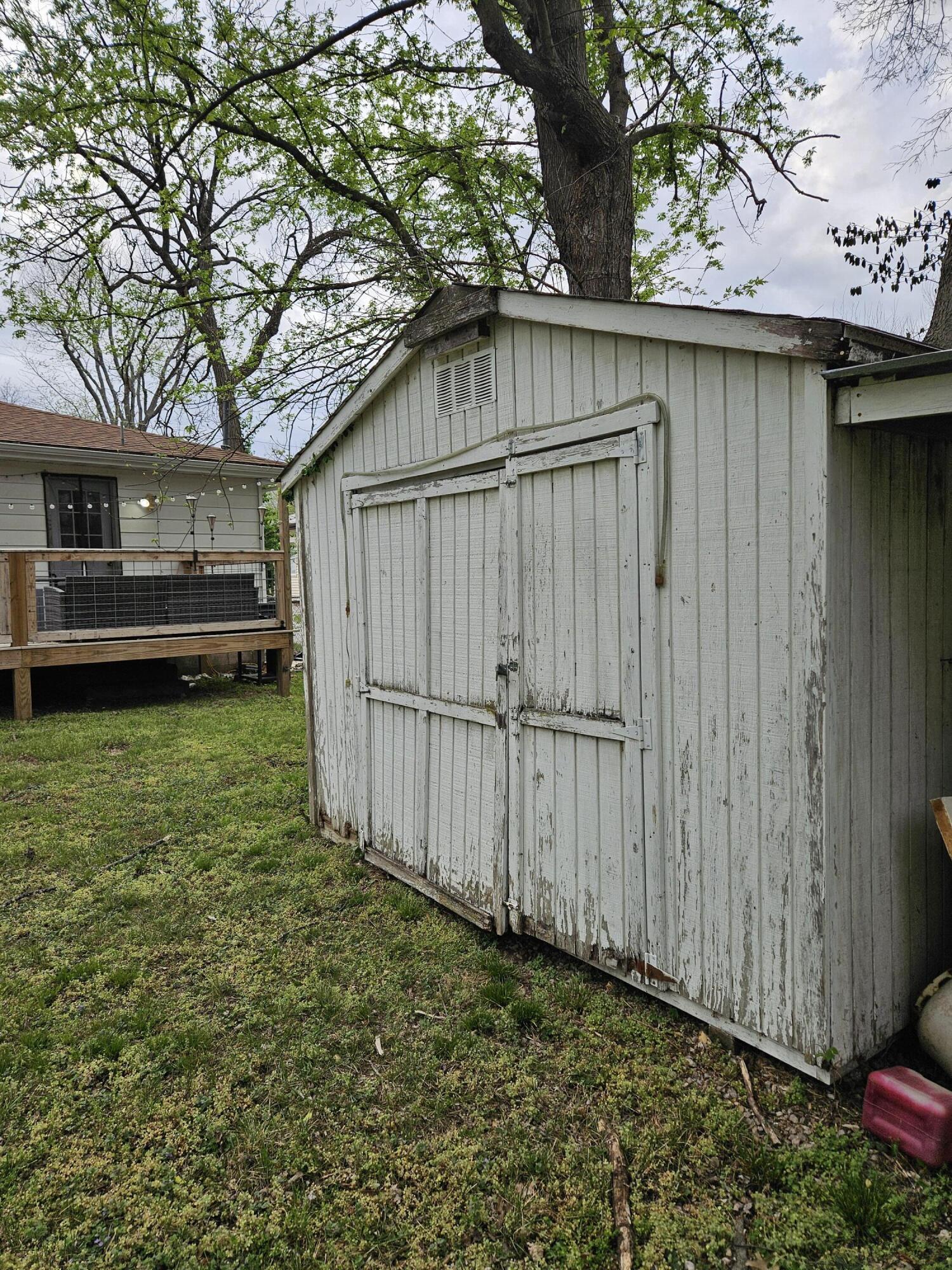 2648 North Howard Avenue Property Photo 17