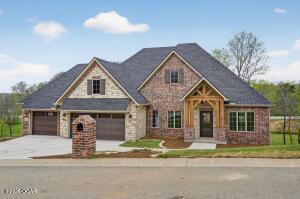 108 Whispering Oaks Drive Property Photo 1