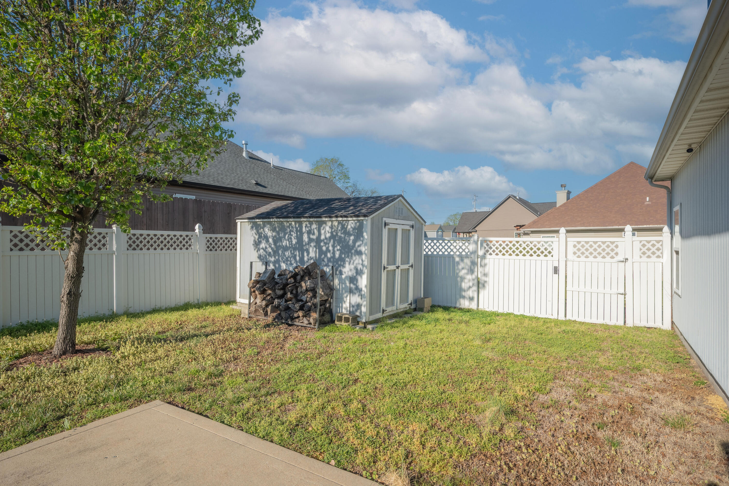 4320 Wisteria Way Property Photo 4