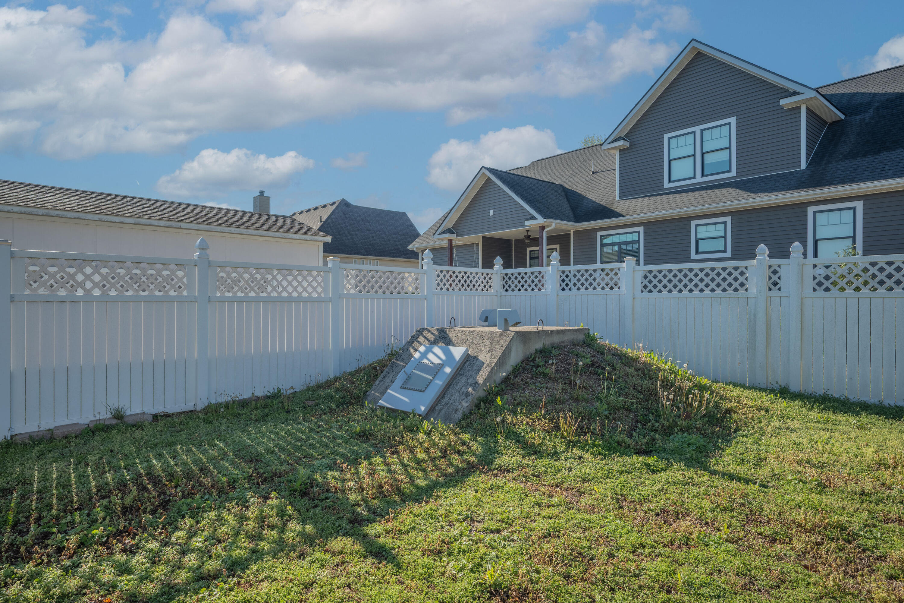 4320 Wisteria Way Property Photo 5