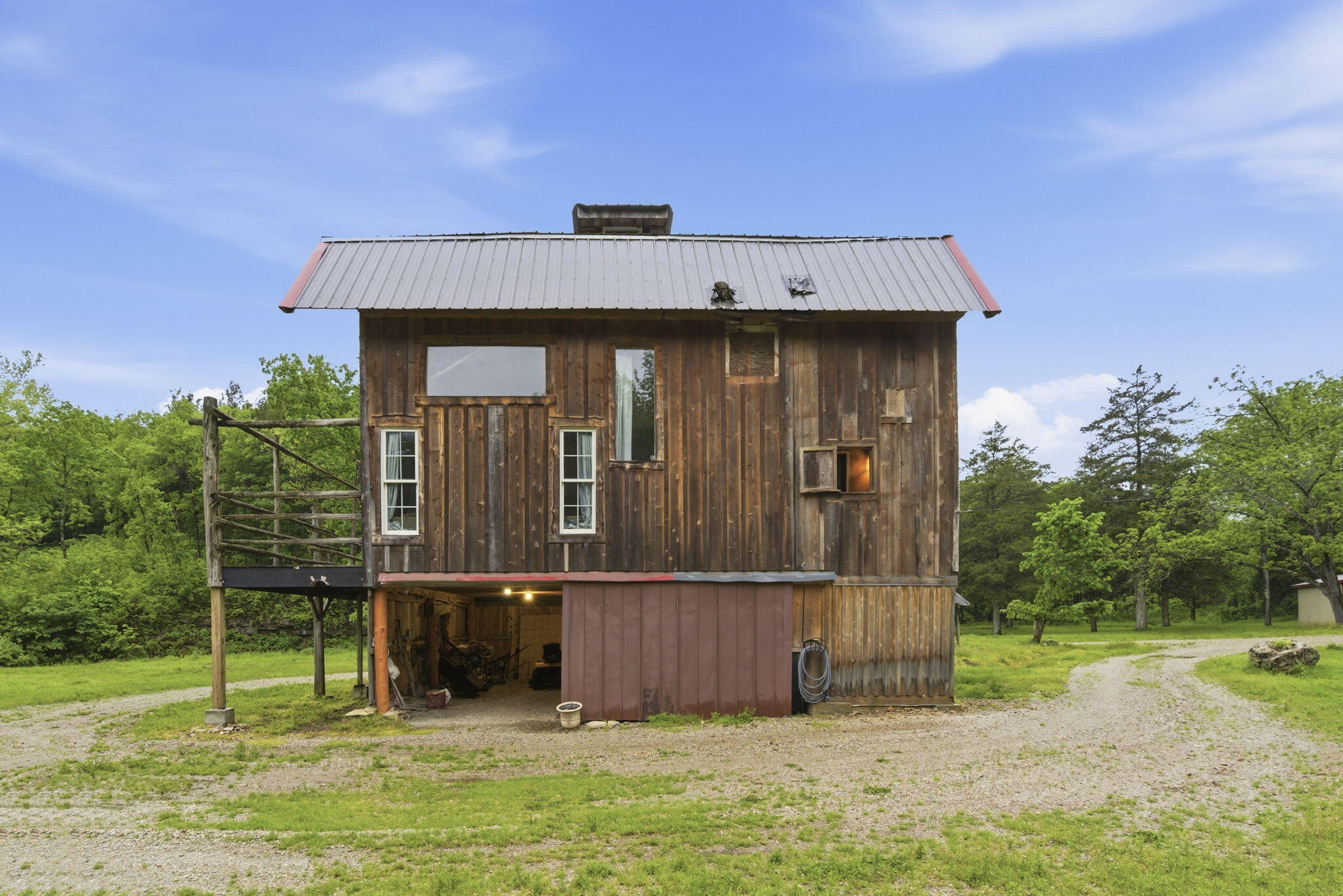 421 North Emory Creek Road Property Photo 5