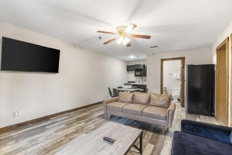 982 Indian Point Road 333 Property Photo 3