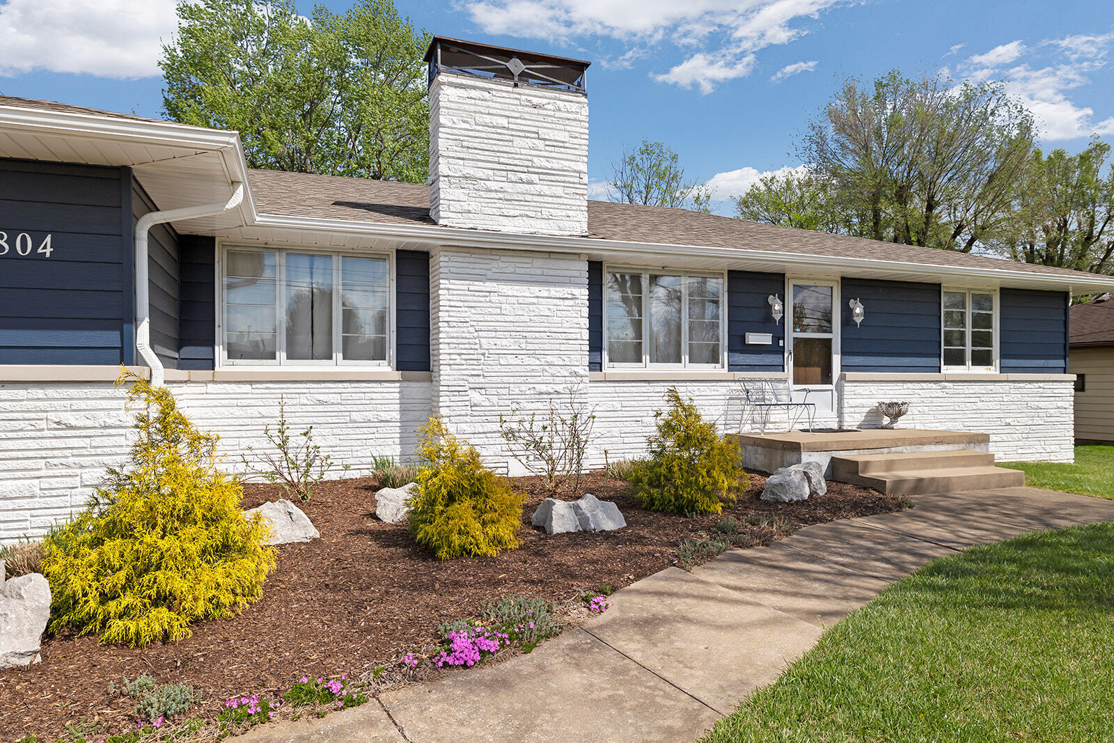 1804 South Prairie Lane Property Photo 4