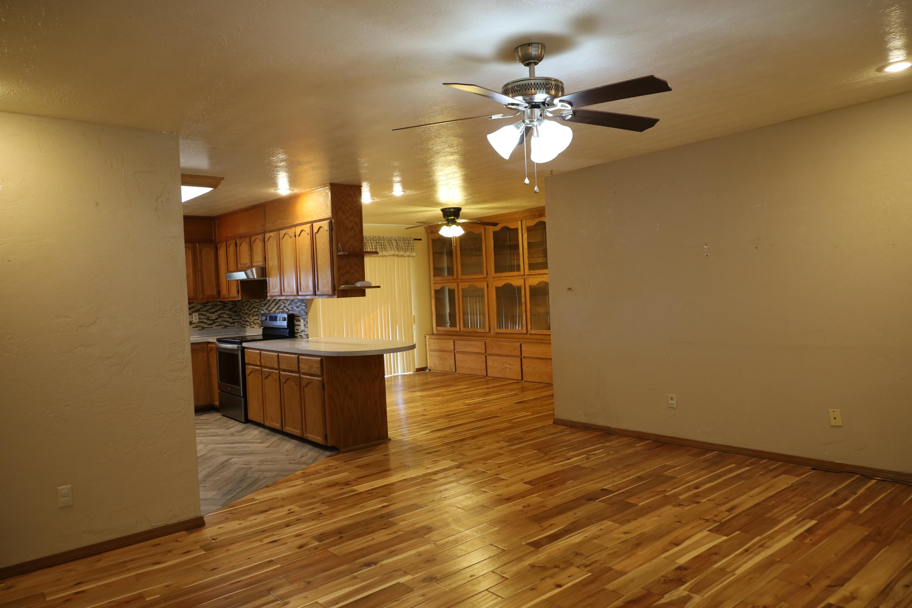 1152 Skyline Road Property Photo 6