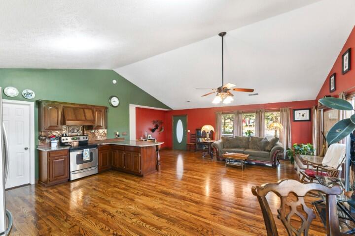 784 Lake Road Property Photo 11