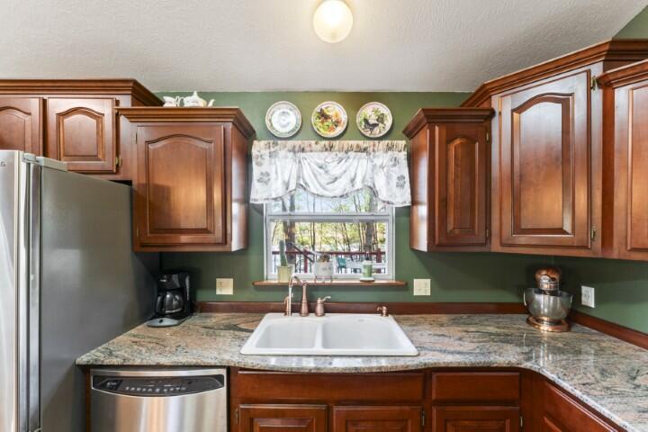 784 Lake Road Property Photo 14