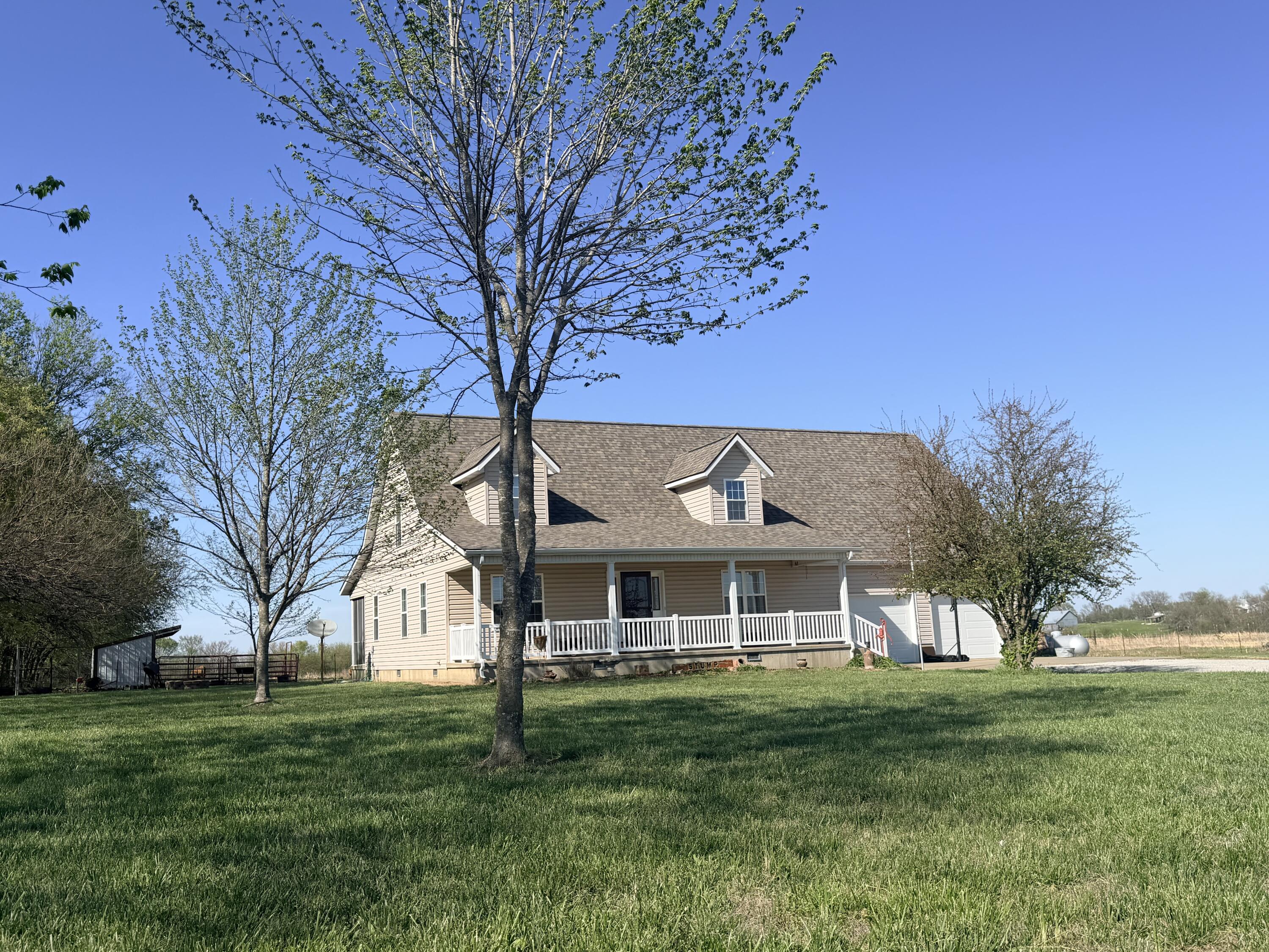 2481 Thorn Road Property Photo 2