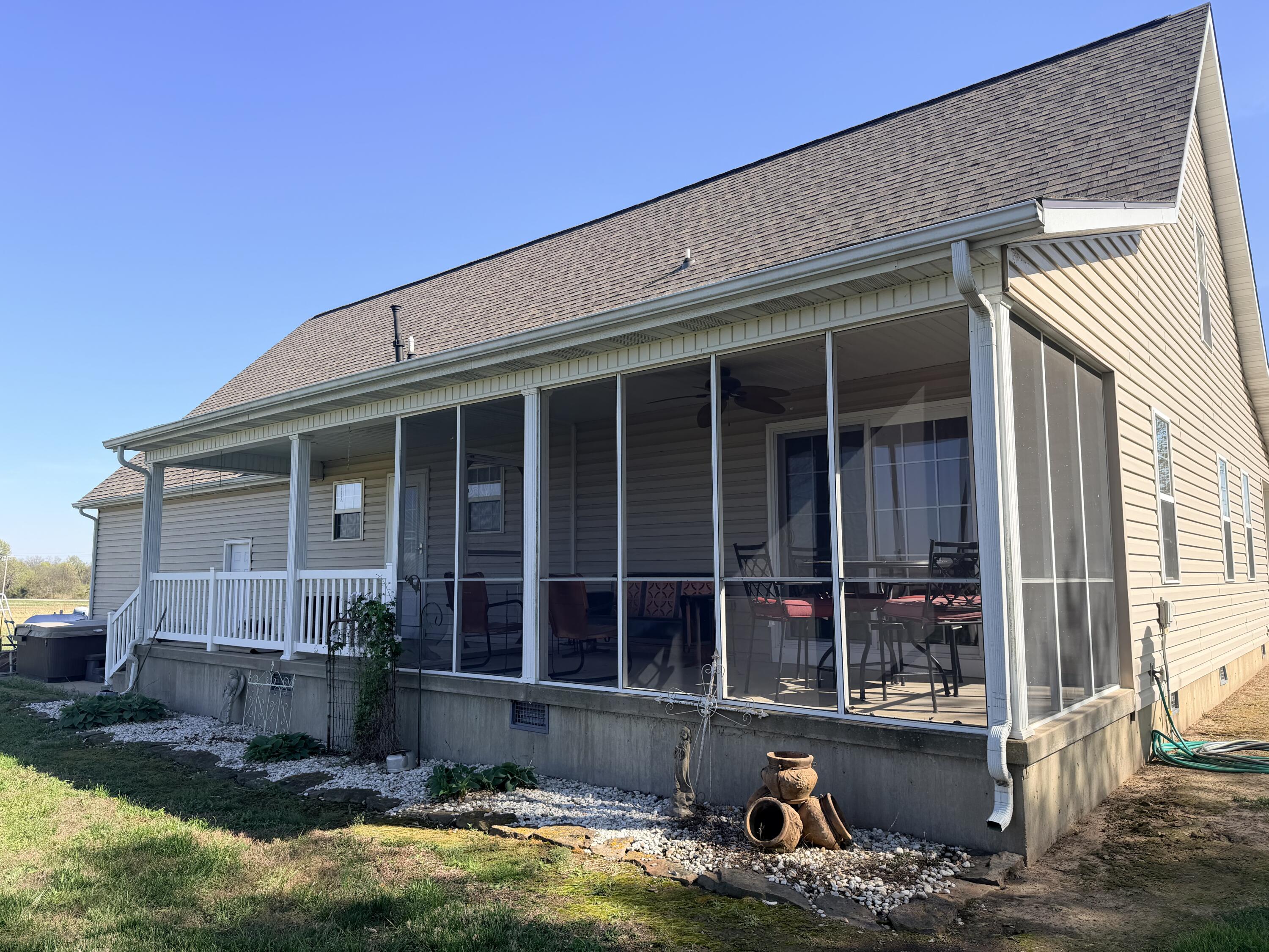 2481 Thorn Road Property Photo 4
