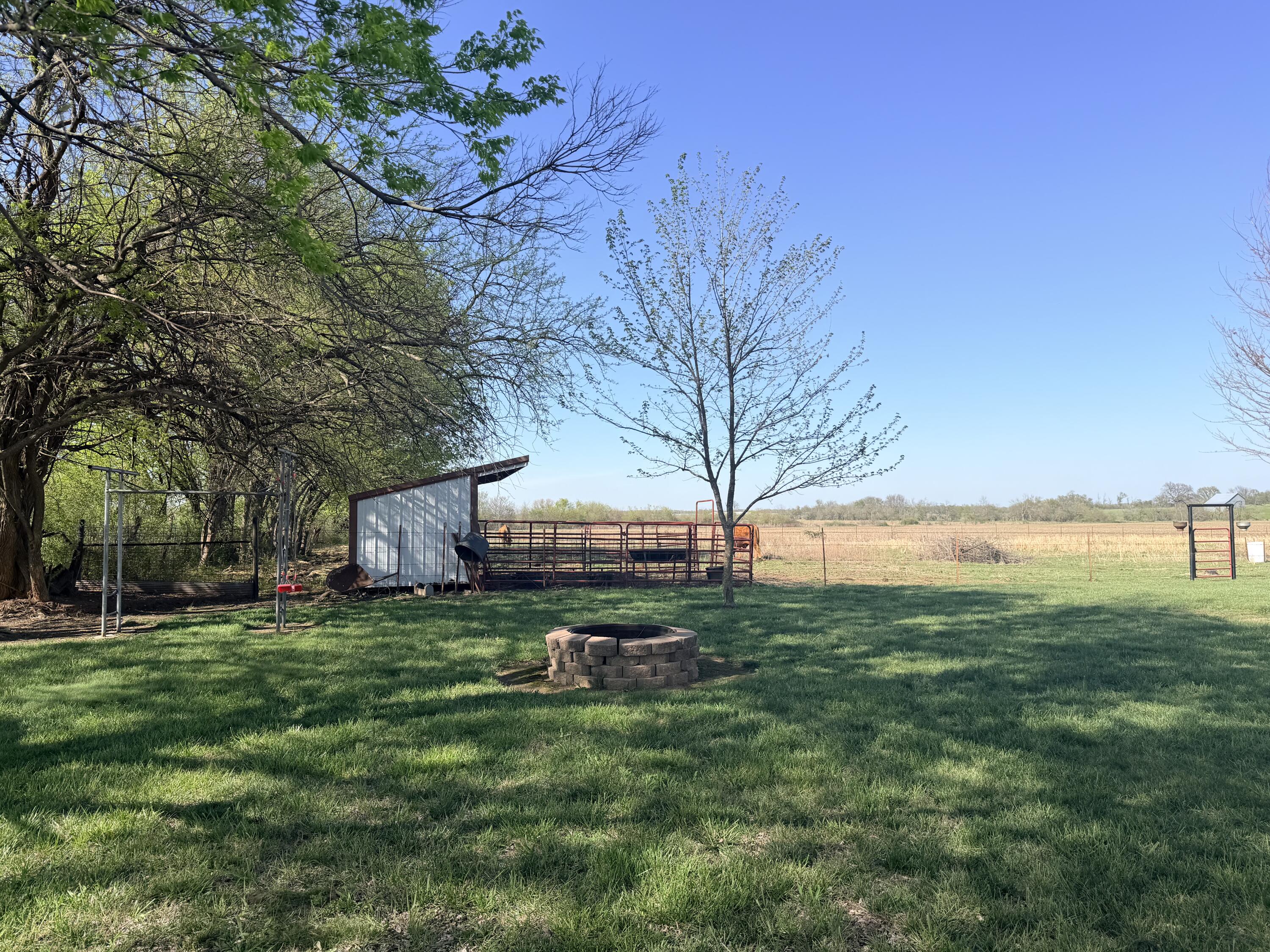 2481 Thorn Road Property Photo 6