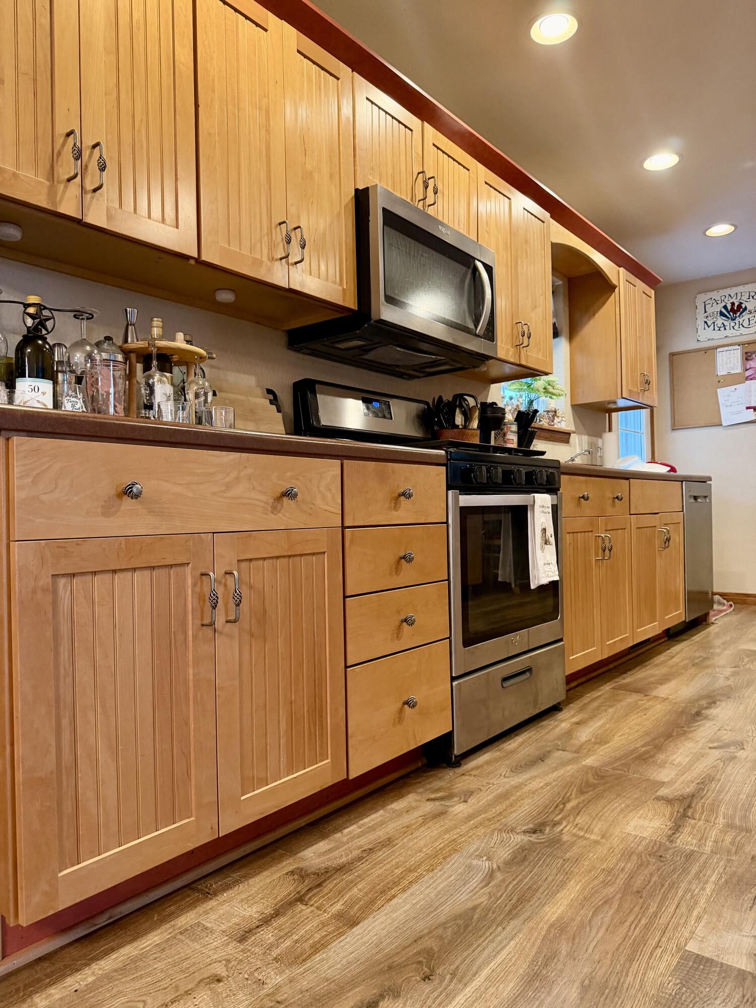 2481 Thorn Road Property Photo 9
