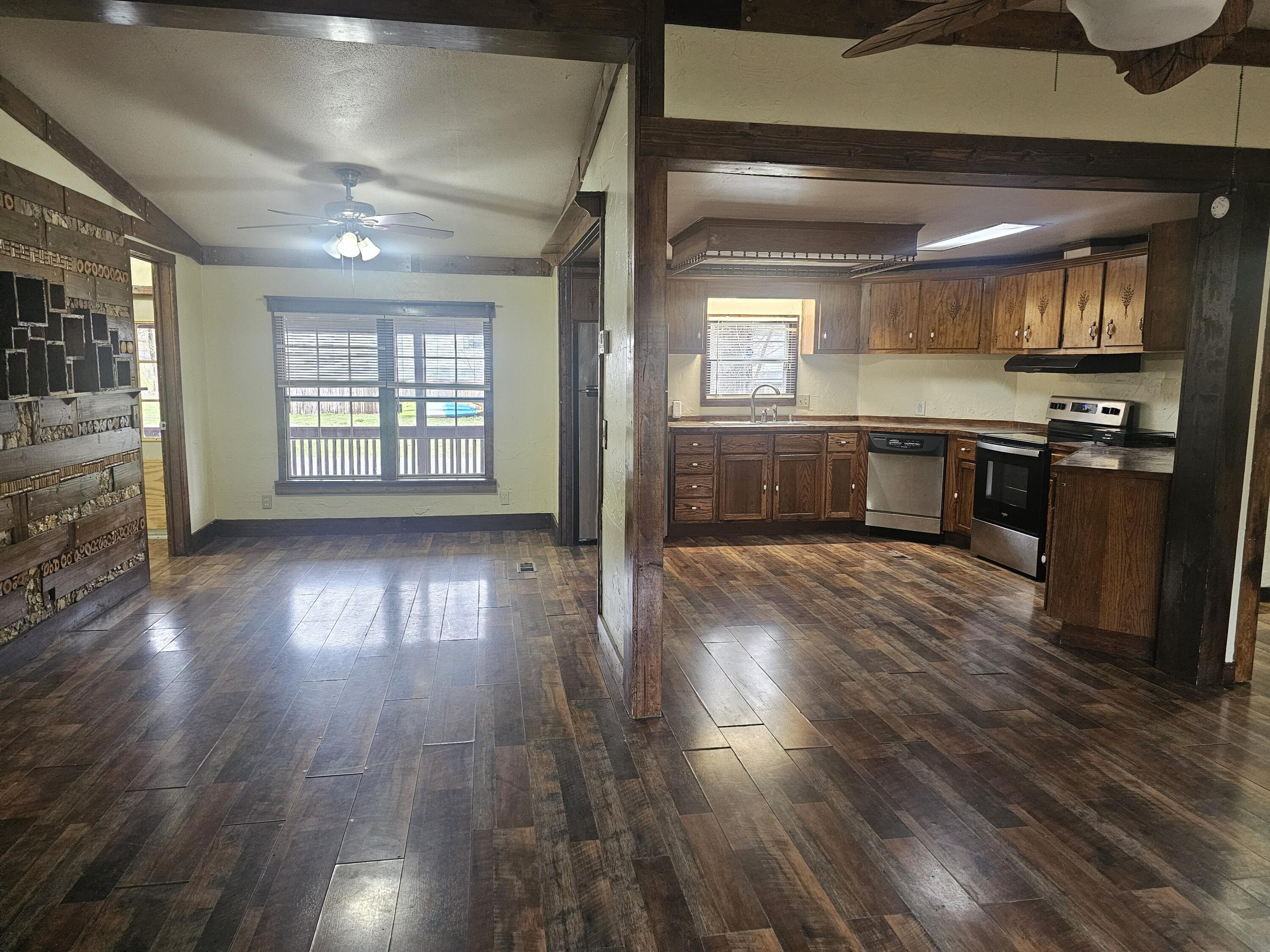 182 Ashland Drive Property Photo 4