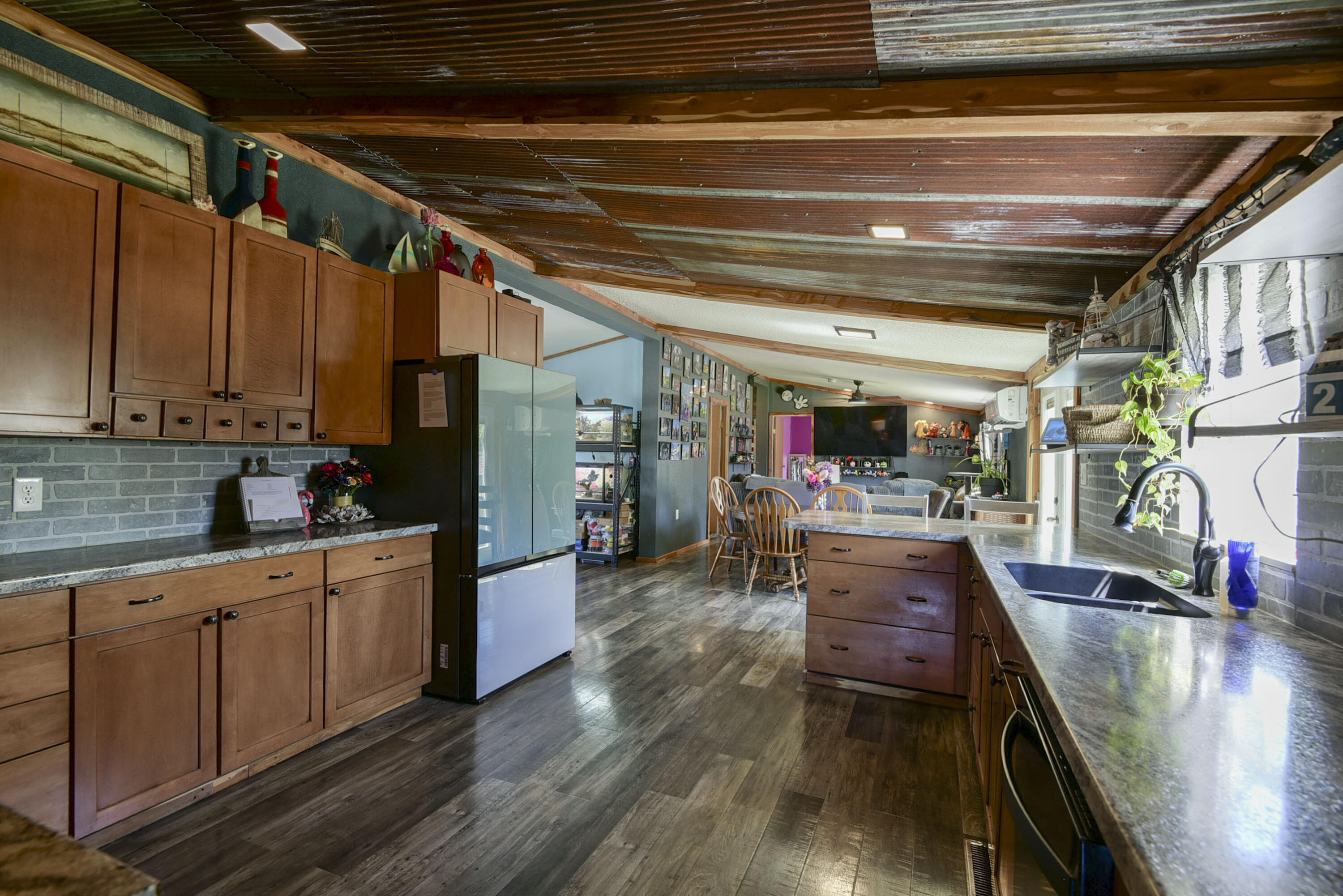 133 Sunny Lane Property Photo 2