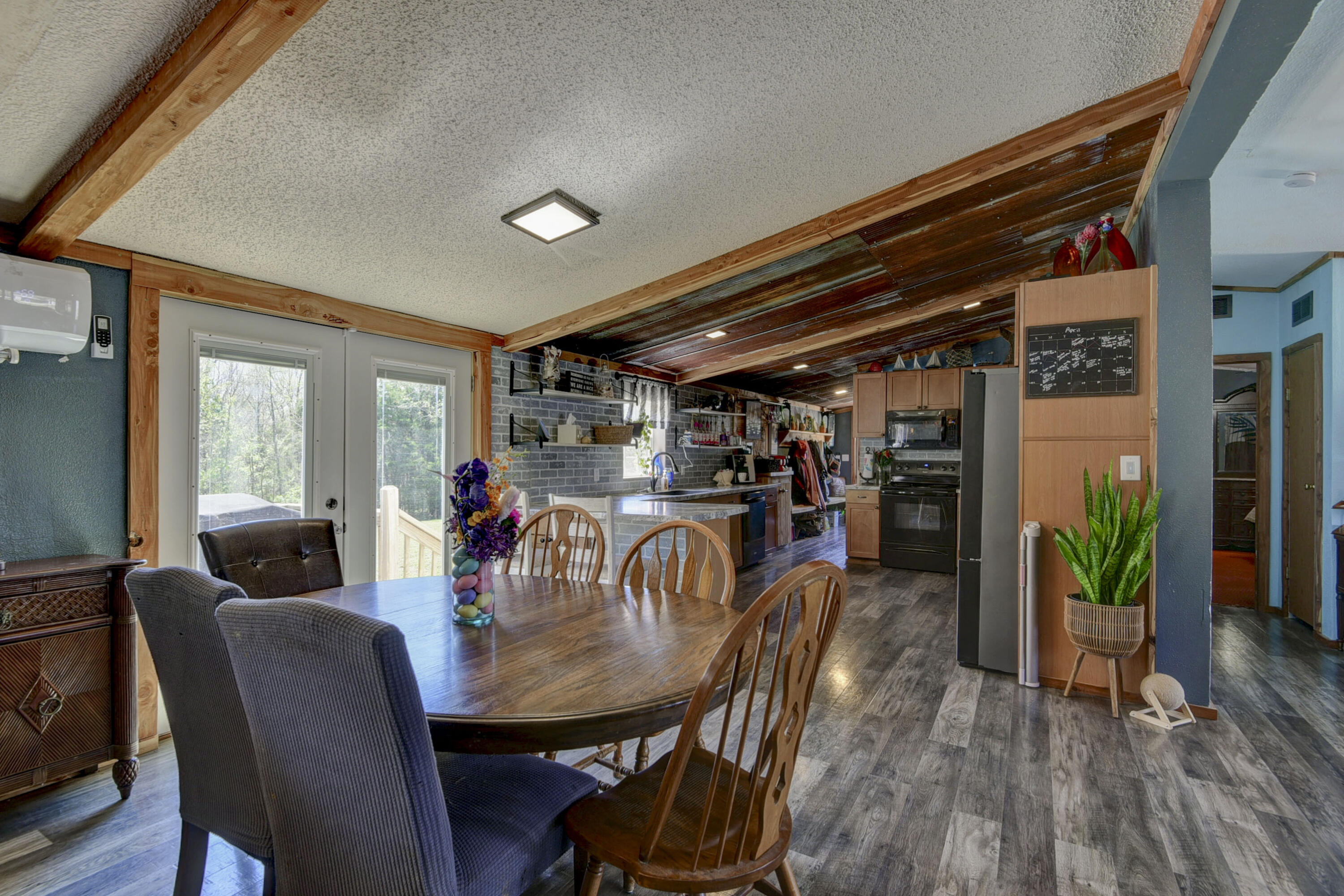 133 Sunny Lane Property Photo 3