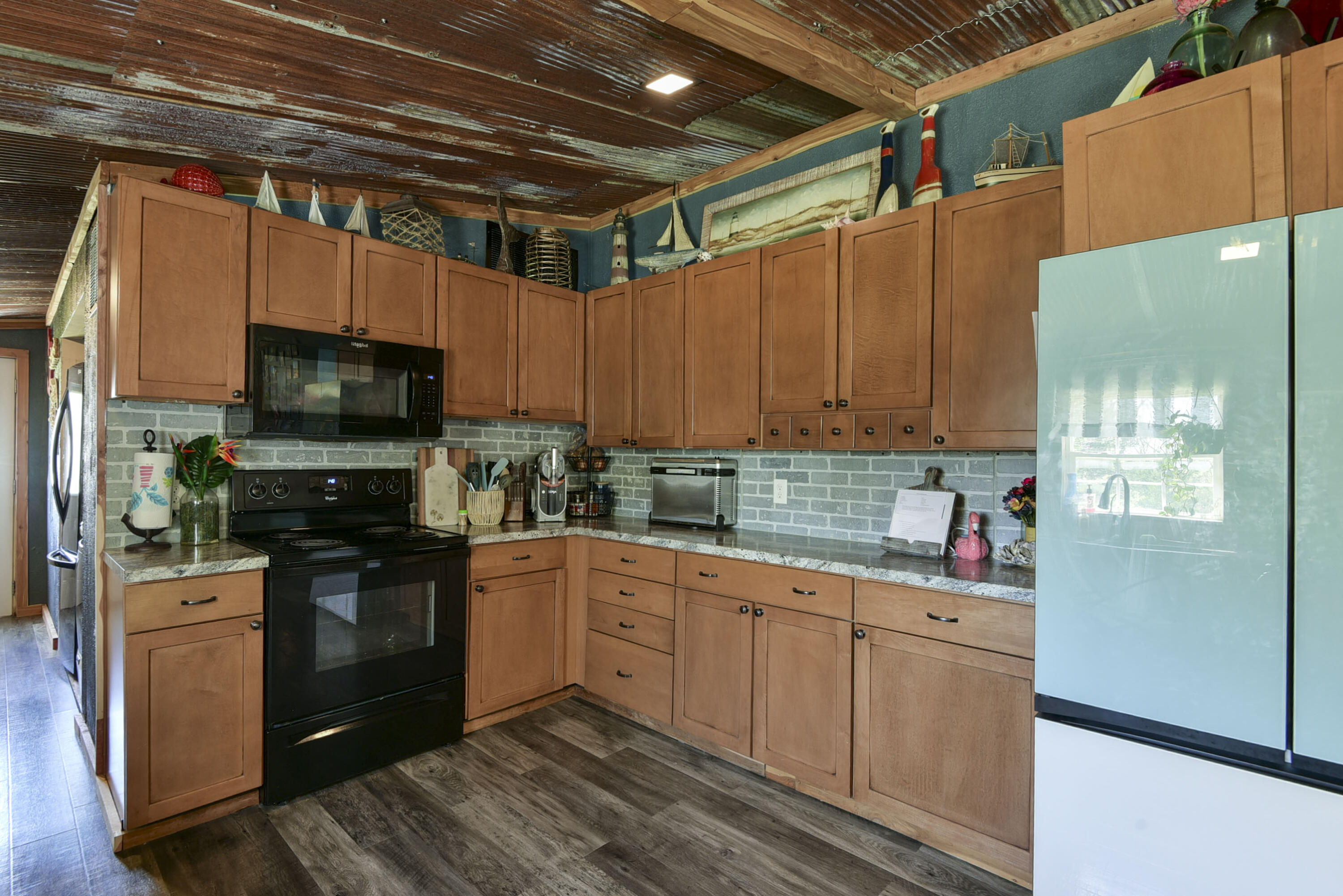 133 Sunny Lane Property Photo 4