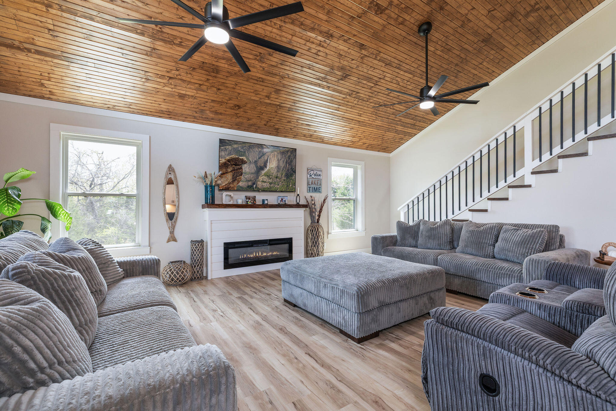 22475 Trout Street Property Photo 6