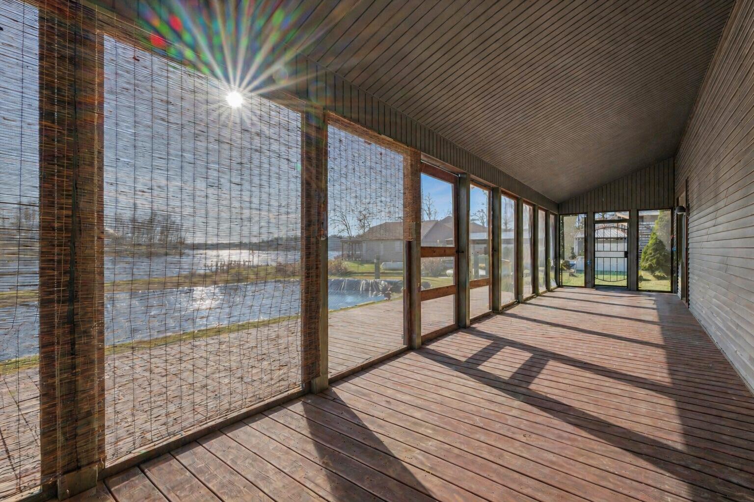 5560 Private Road 8072 Property Photo 6