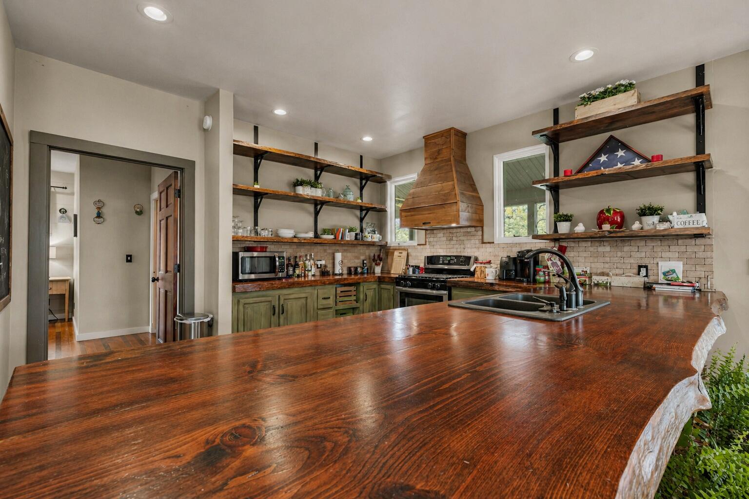 5560 Private Road 8072 Property Photo 18