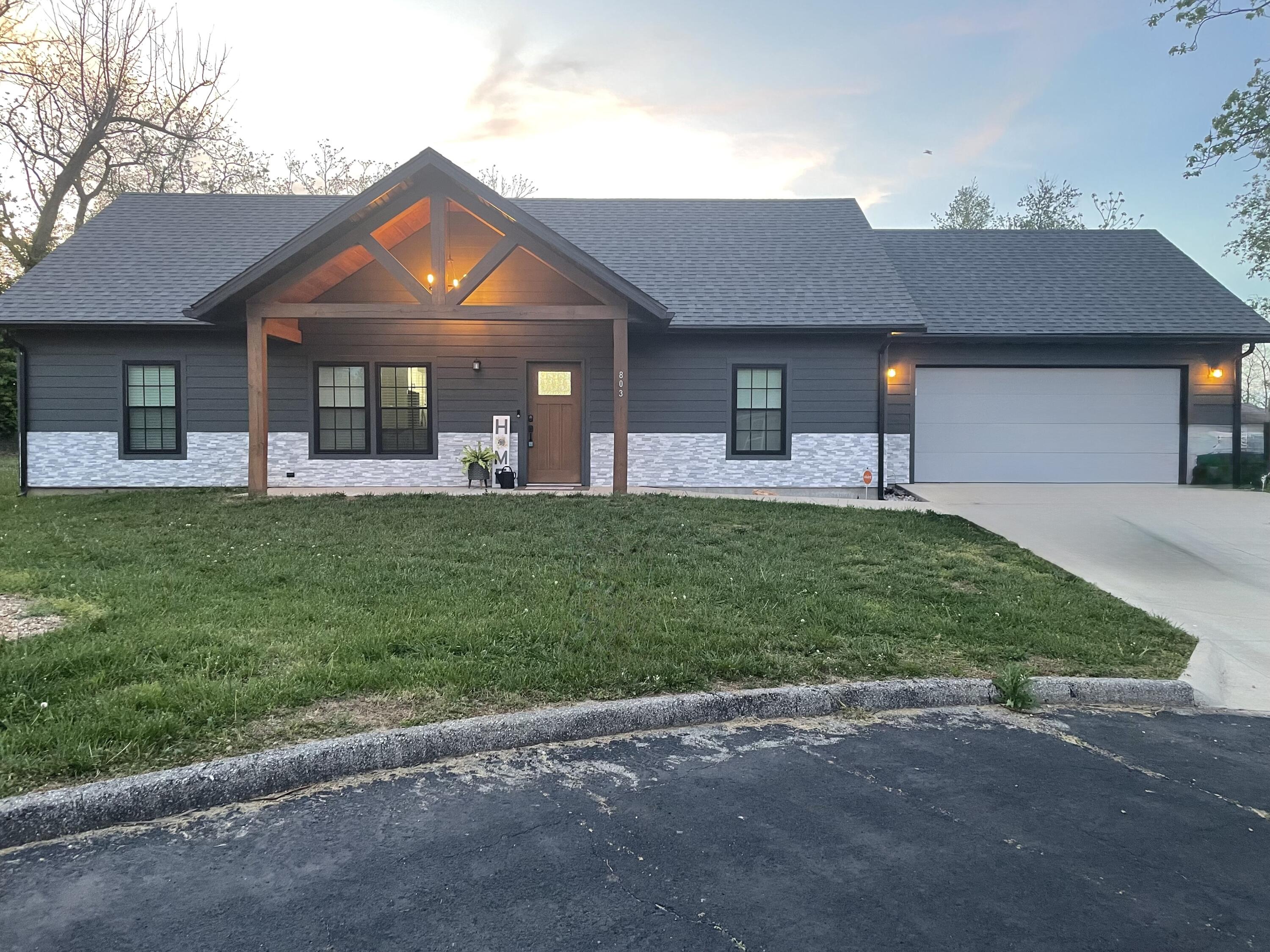 803 Robin Road Road Property Photo 1