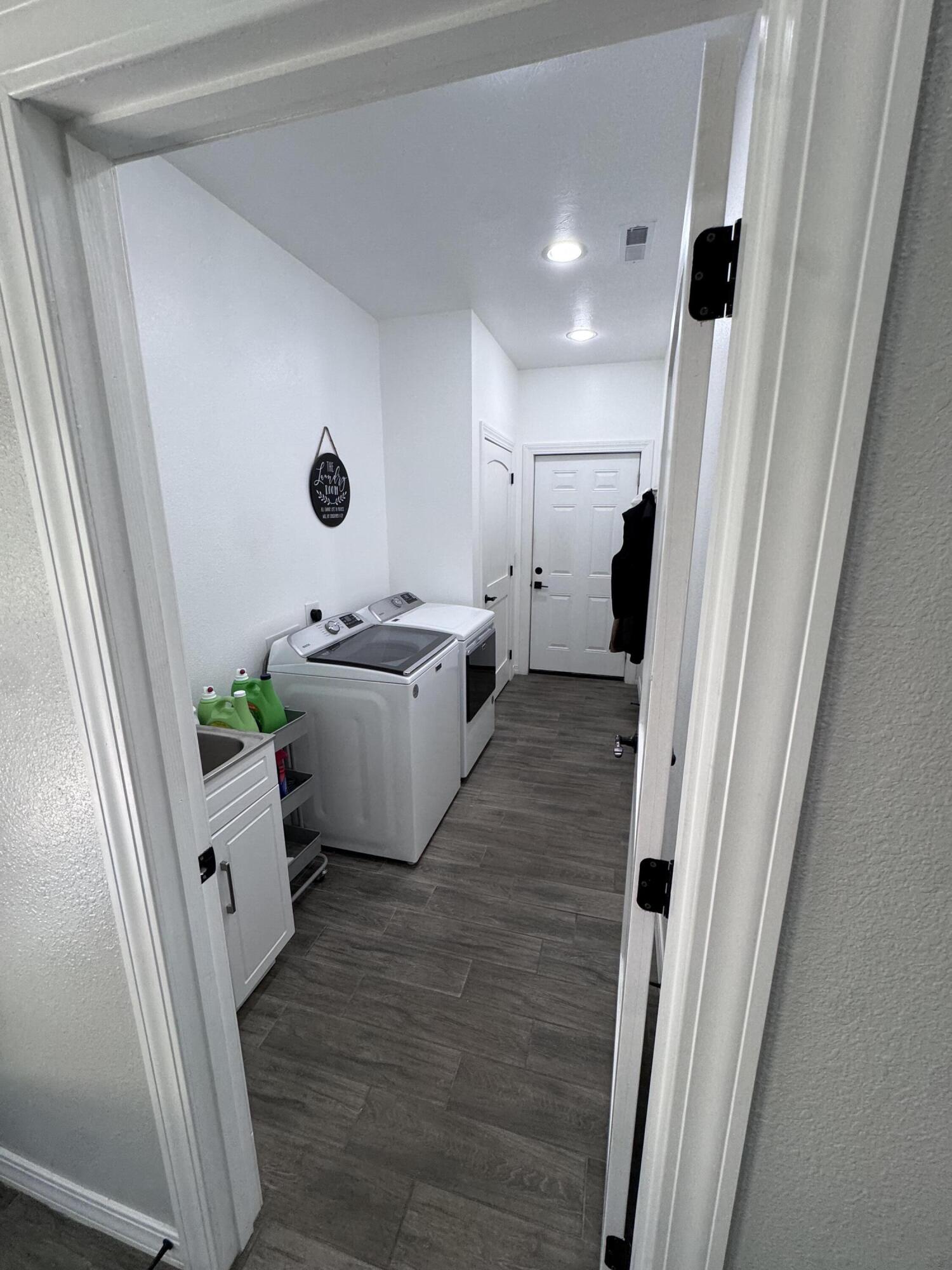 803 Robin Road Road Property Photo 14