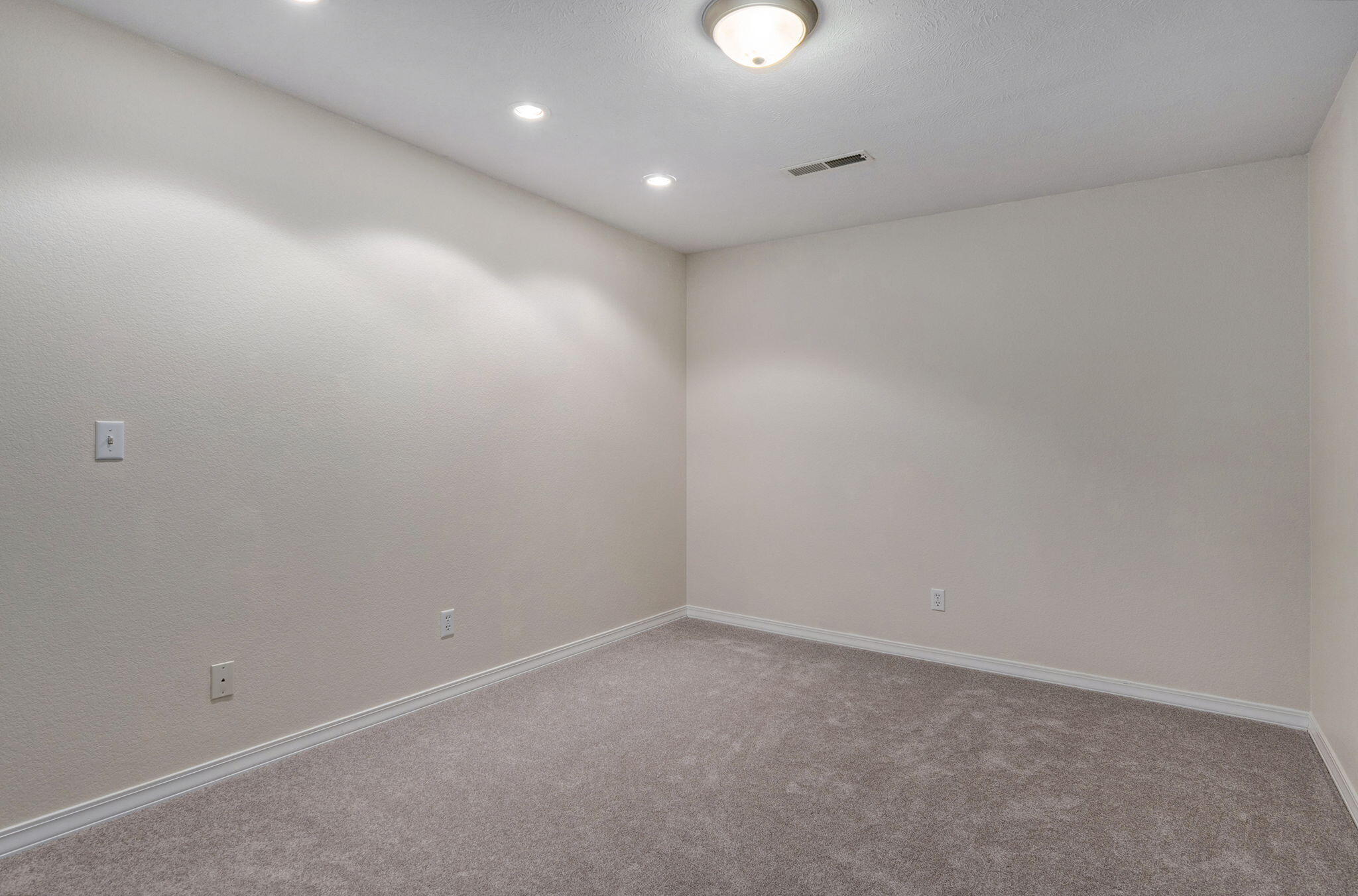 4976 South Eldon Avenue Property Photo 38