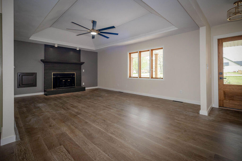 489 Meadowview Drive Property Photo 6