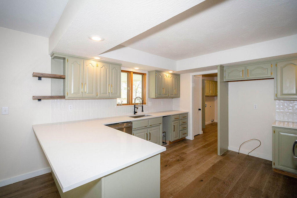 489 Meadowview Drive Property Photo 9
