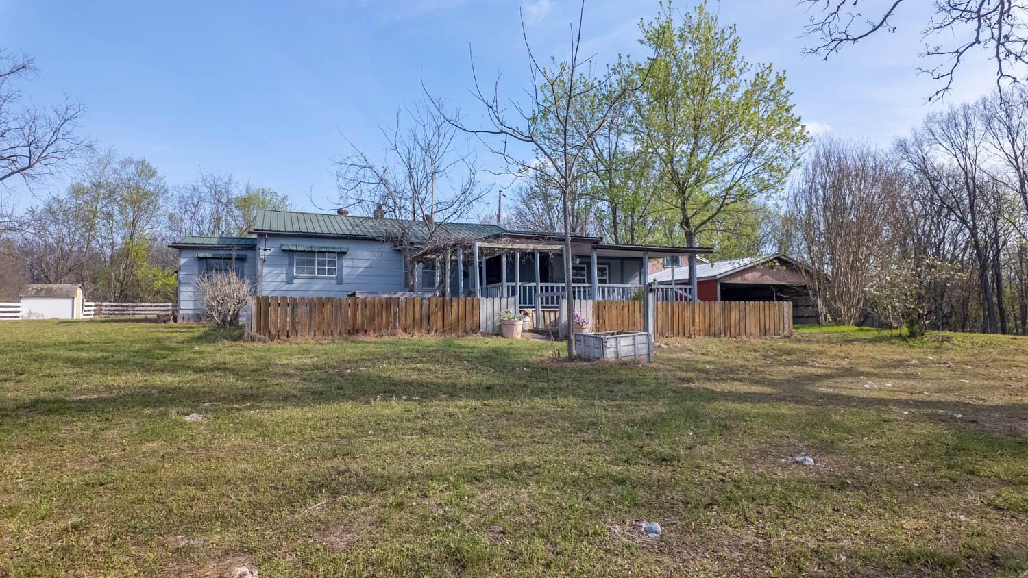 1079 Ff Highway Property Photo 3