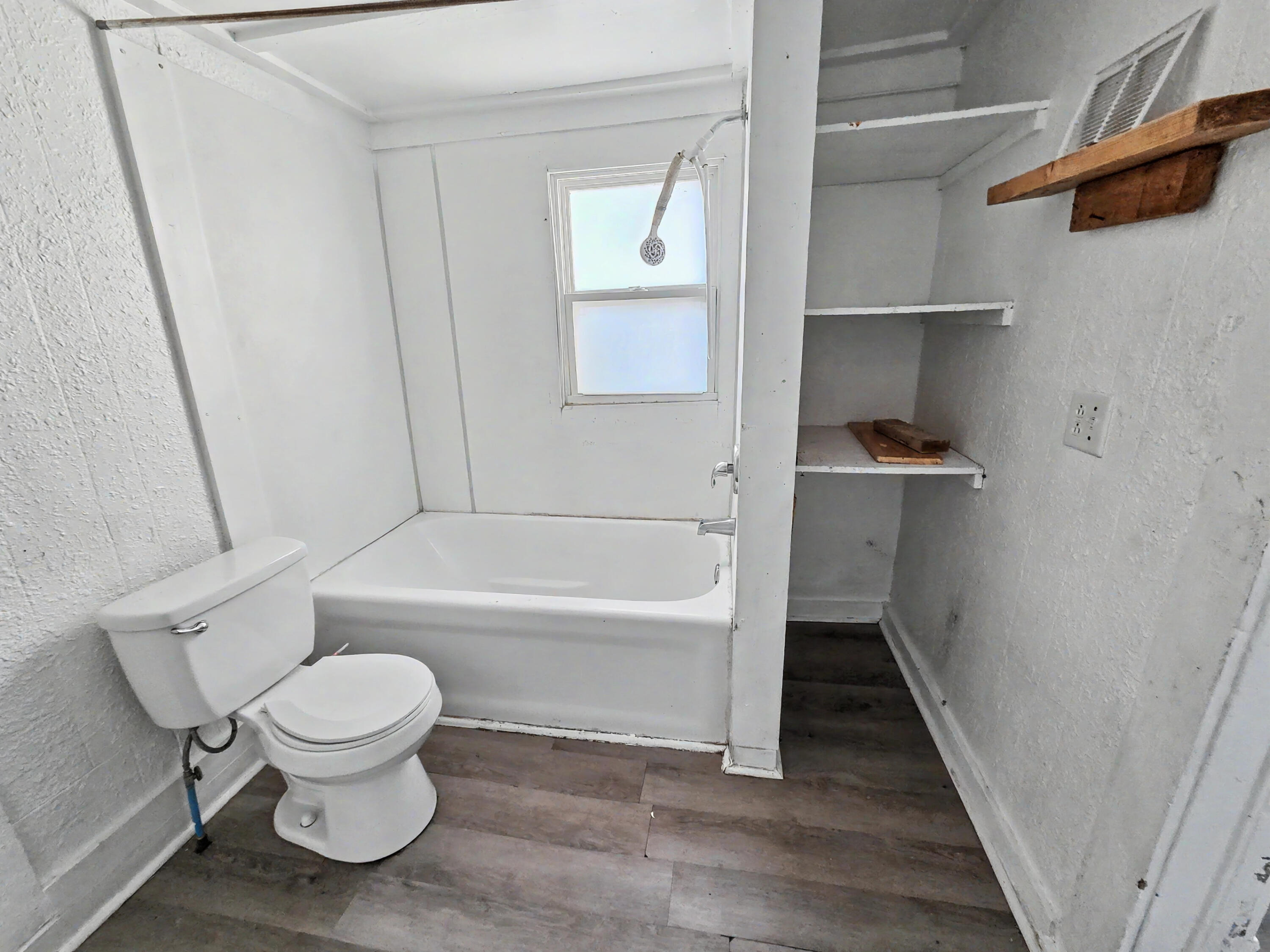 2040 North Prospect Avenue A & B Property Photo 10