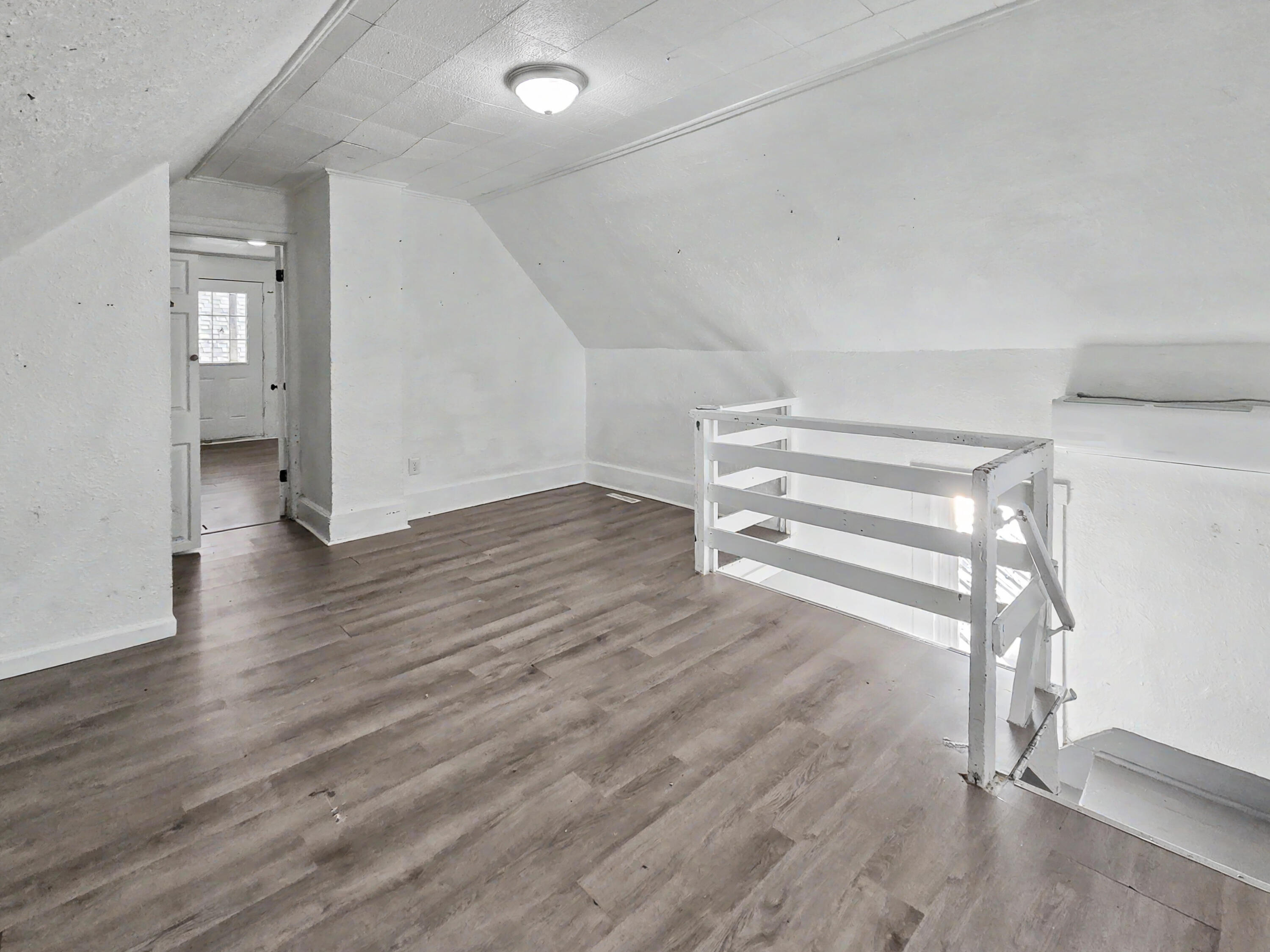2040 North Prospect Avenue A & B Property Photo 15