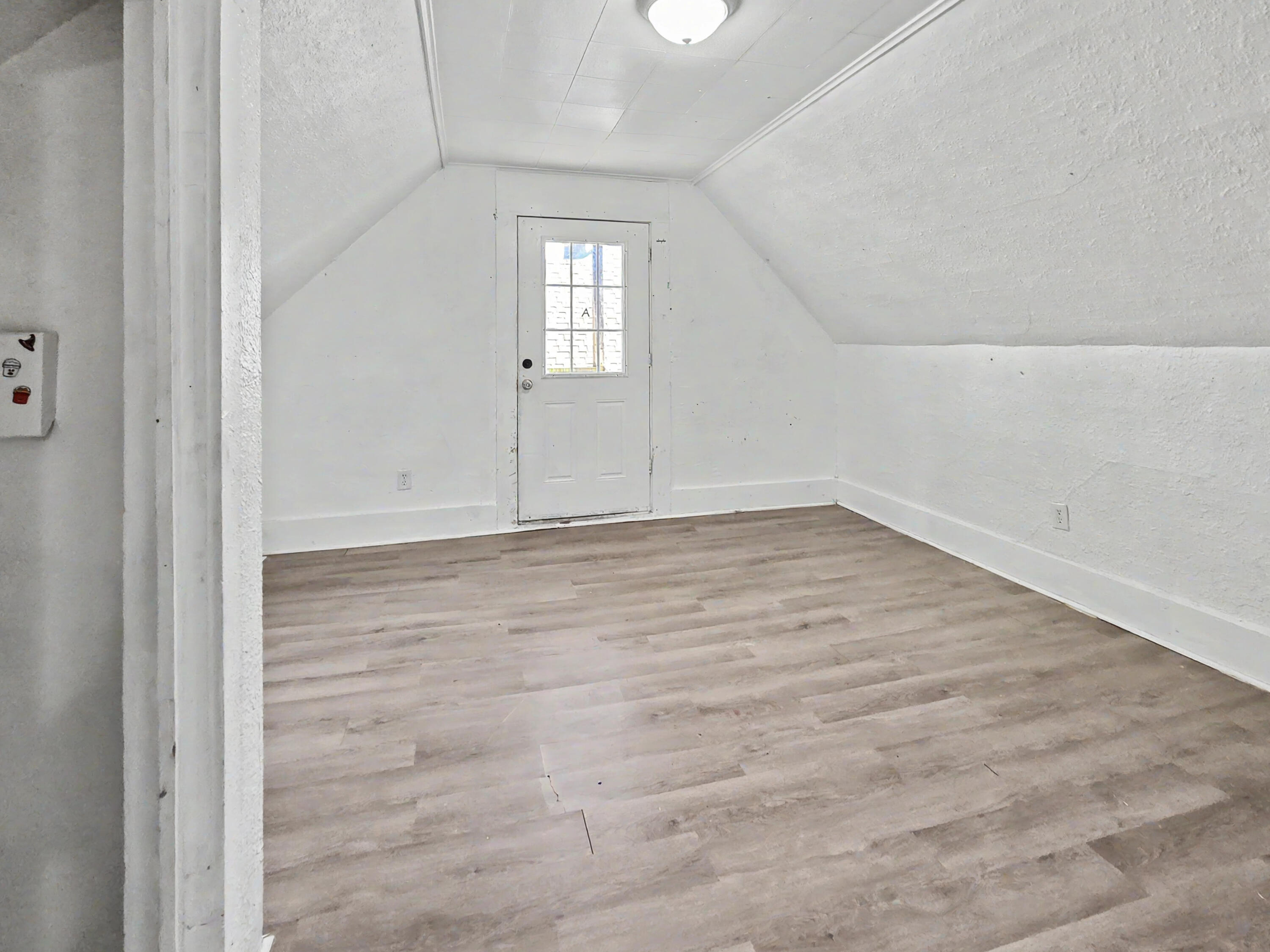 2040 North Prospect Avenue A & B Property Photo 17