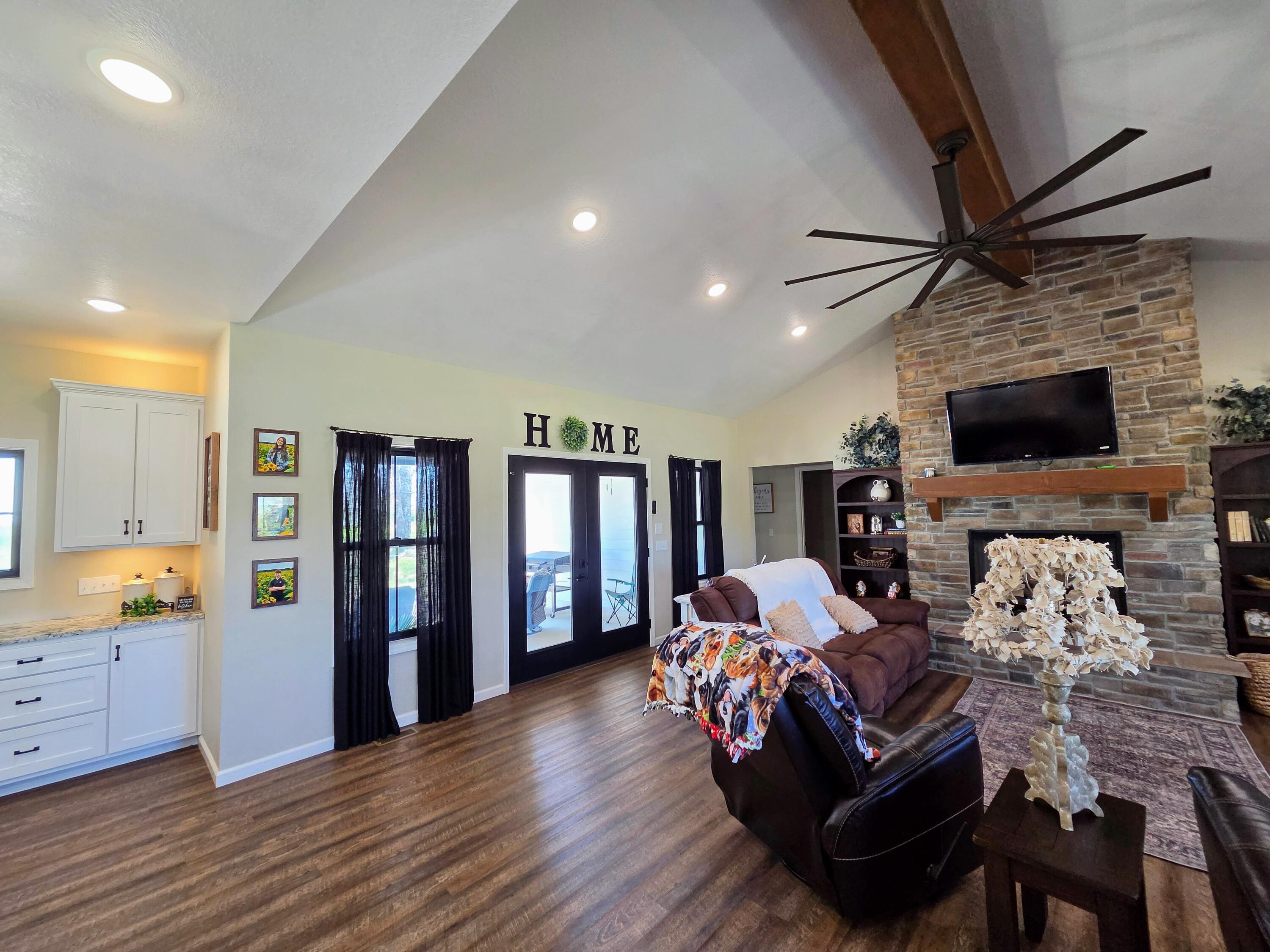 1814 County Road 364 Property Photo 24