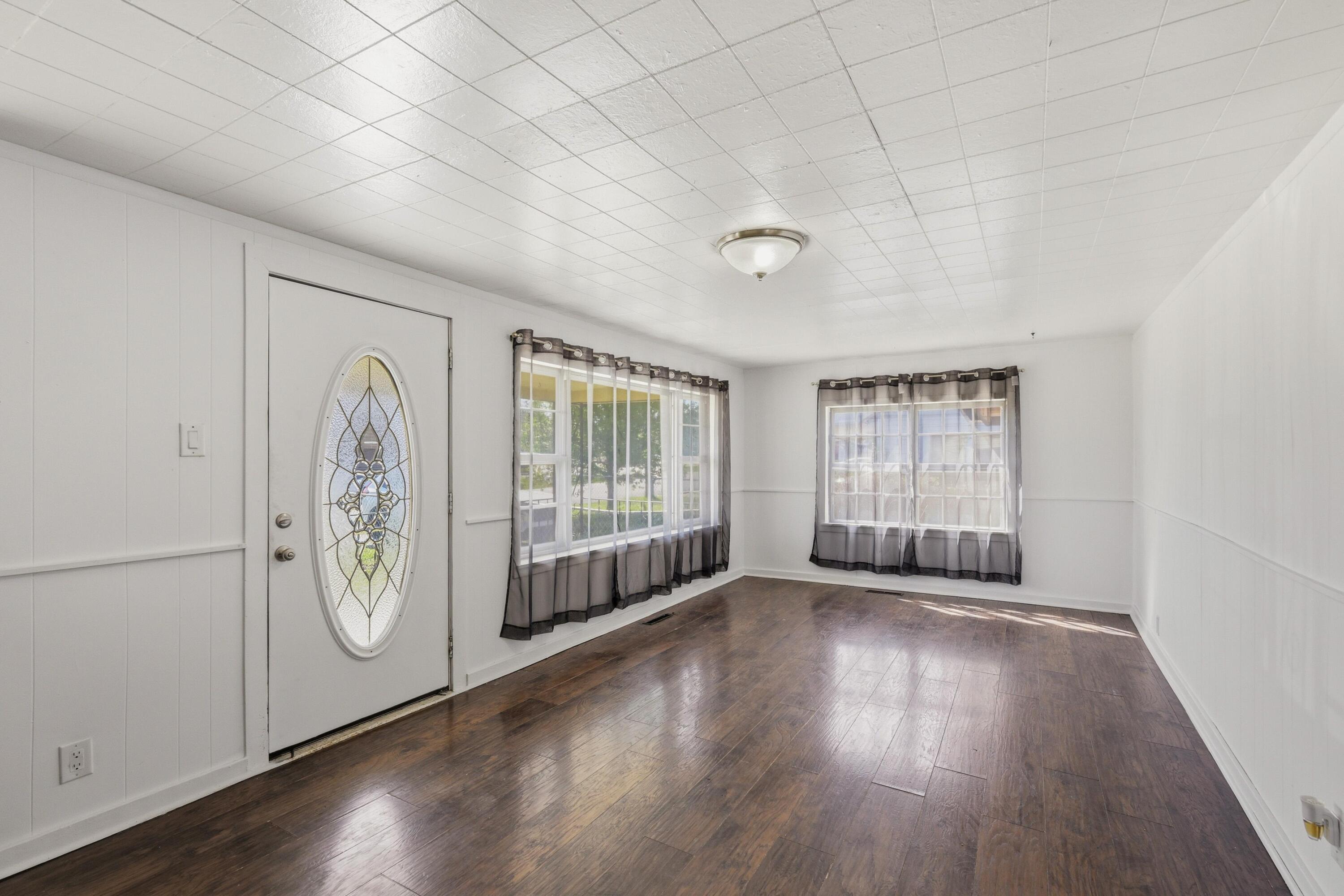 616 South Mckinley Avenue Property Photo 8